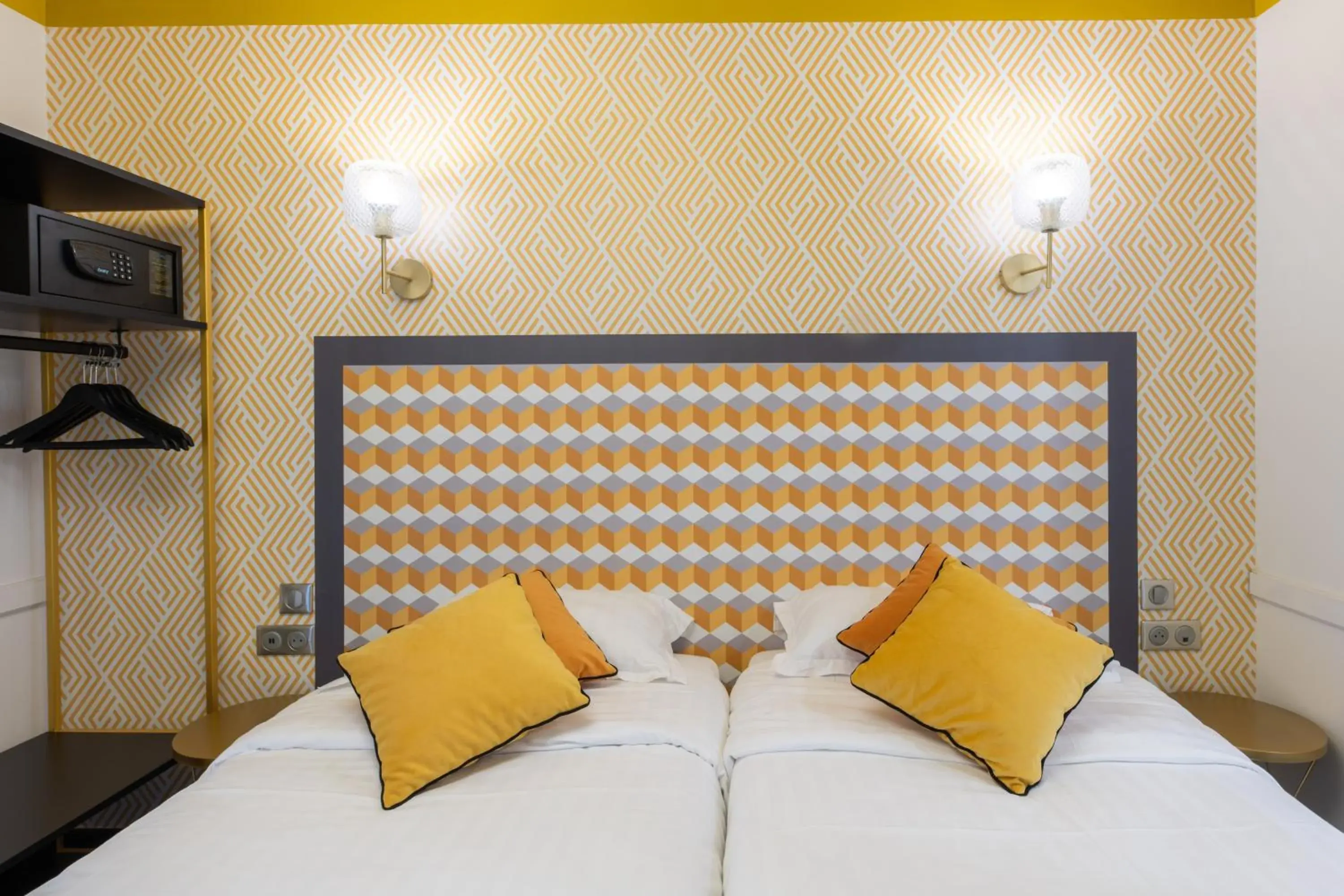 Bed in Hôtel Gérando