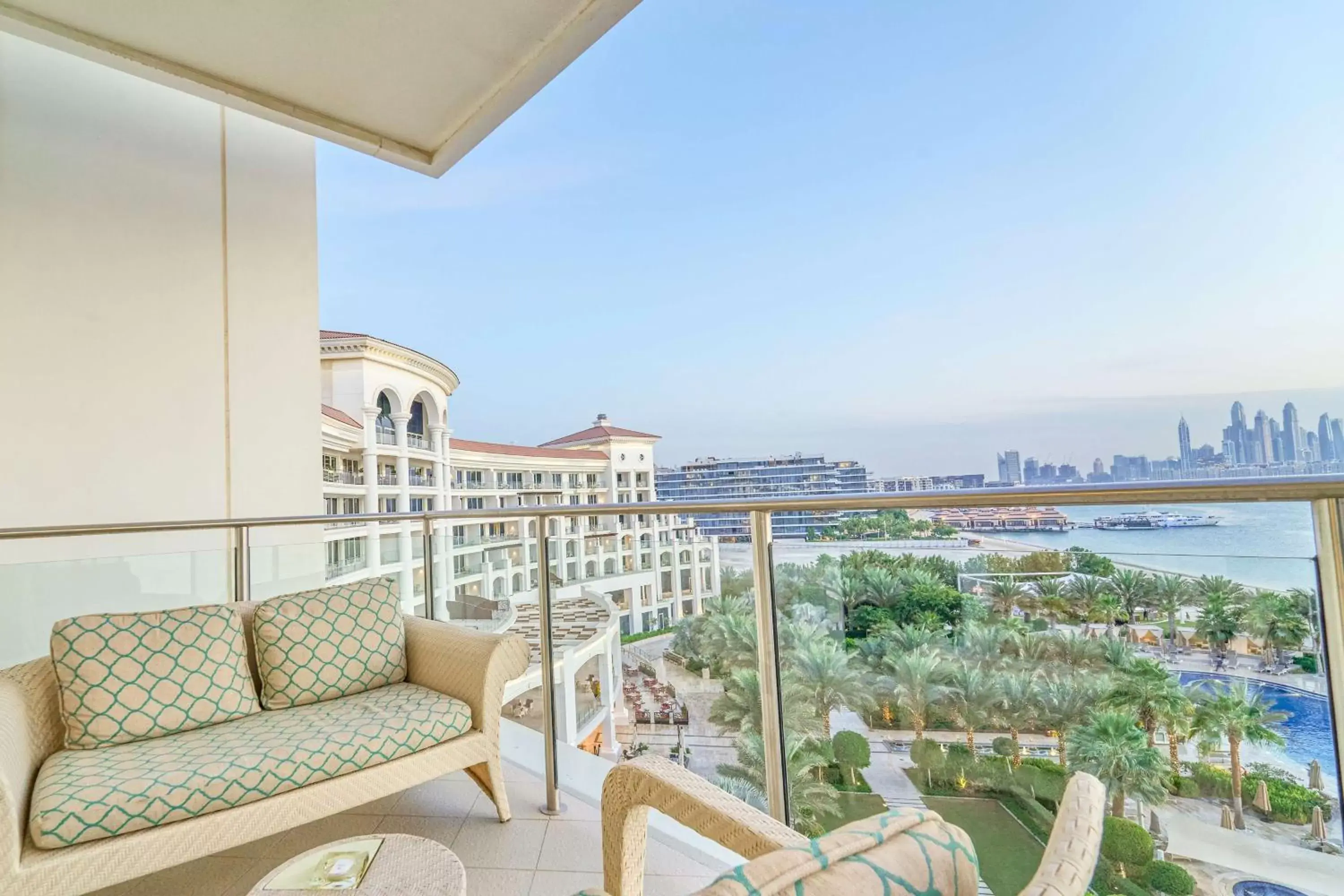 View (from property/room), Balcony/Terrace in Waldorf Astoria Dubai Palm Jumeirah