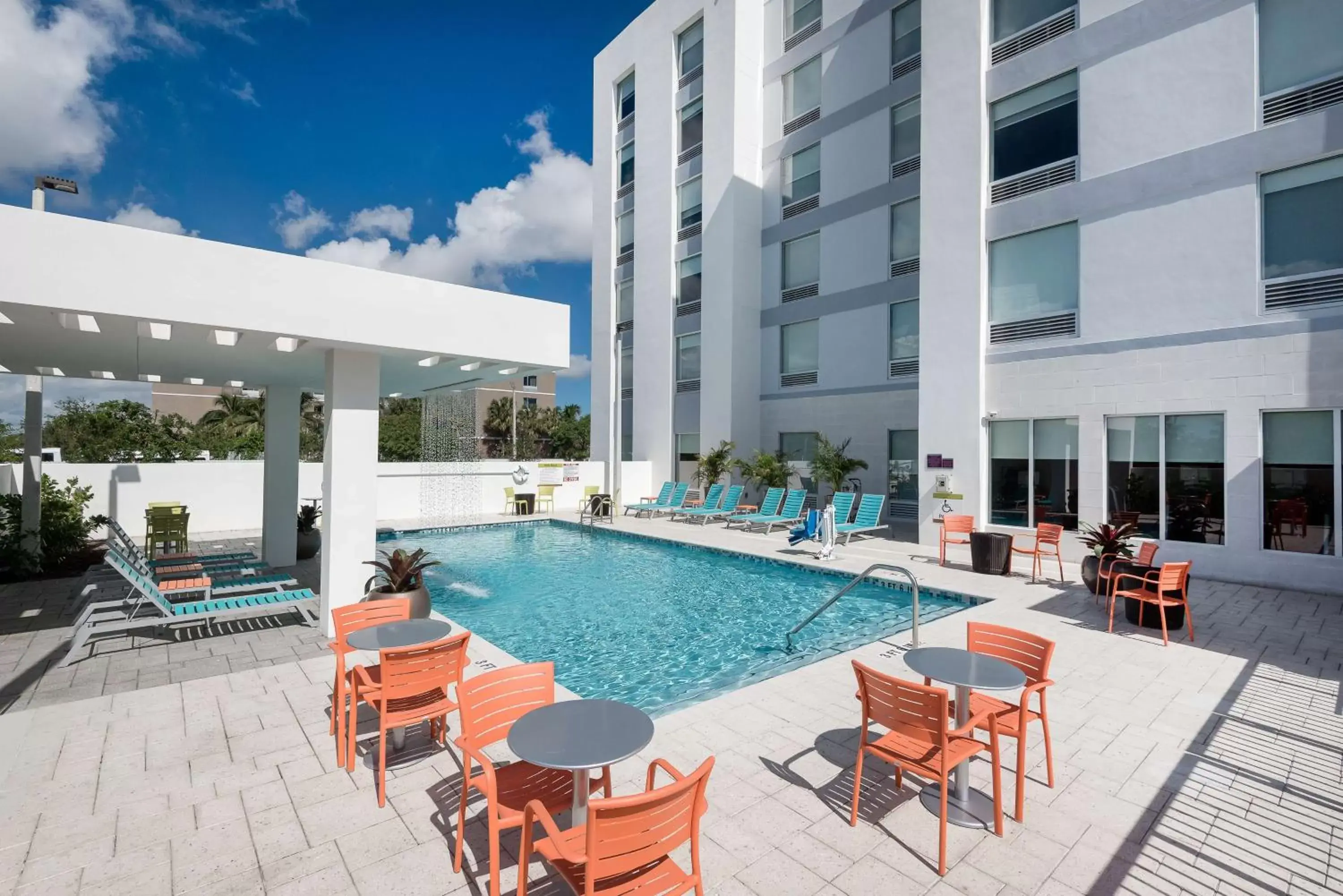 Pool view, Swimming Pool in Home2 Suites By Hilton Ft. Lauderdale Airport-Cruise Port