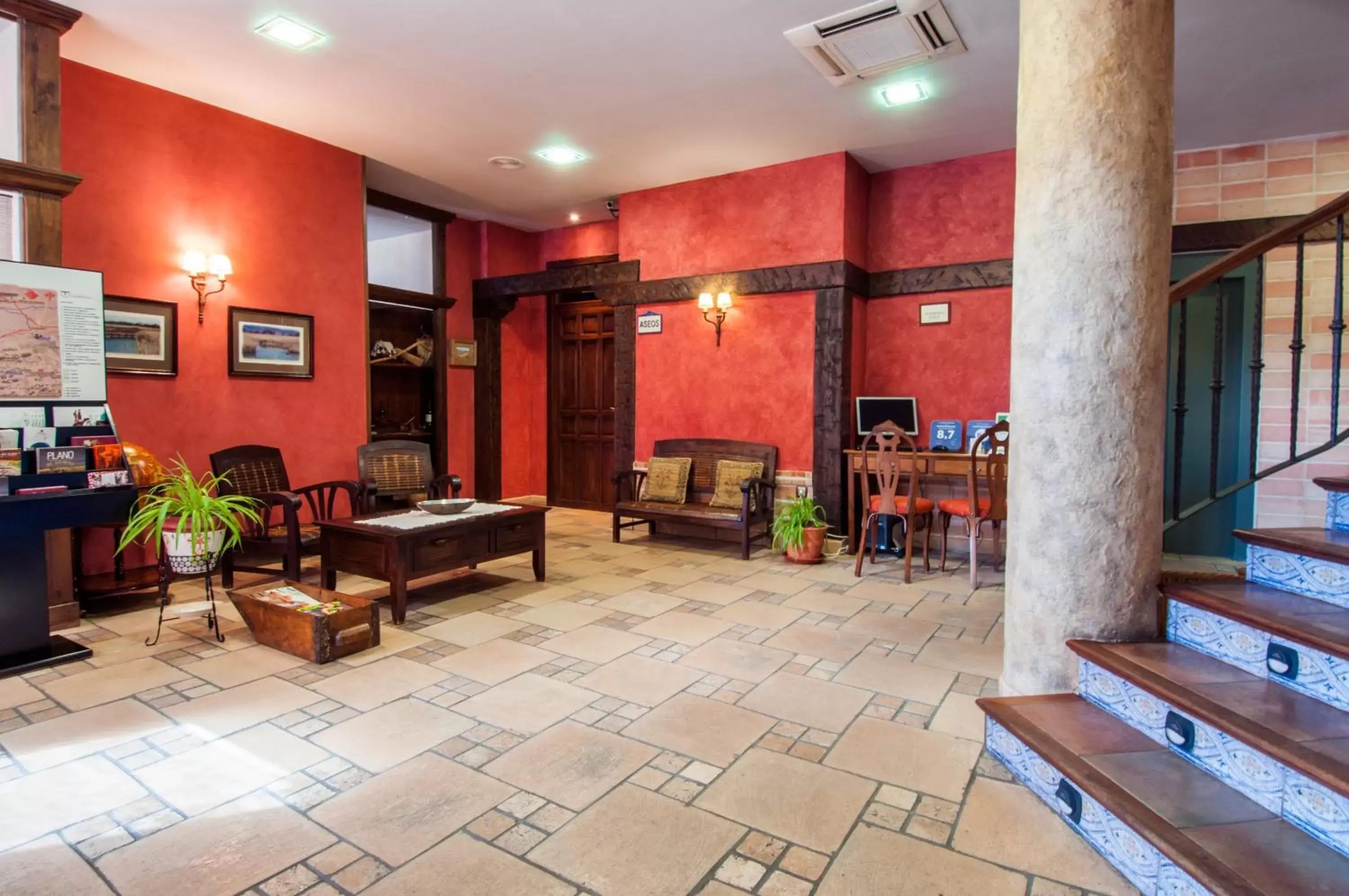 Lobby or reception, Lounge/Bar in Hotel Doña Manuela