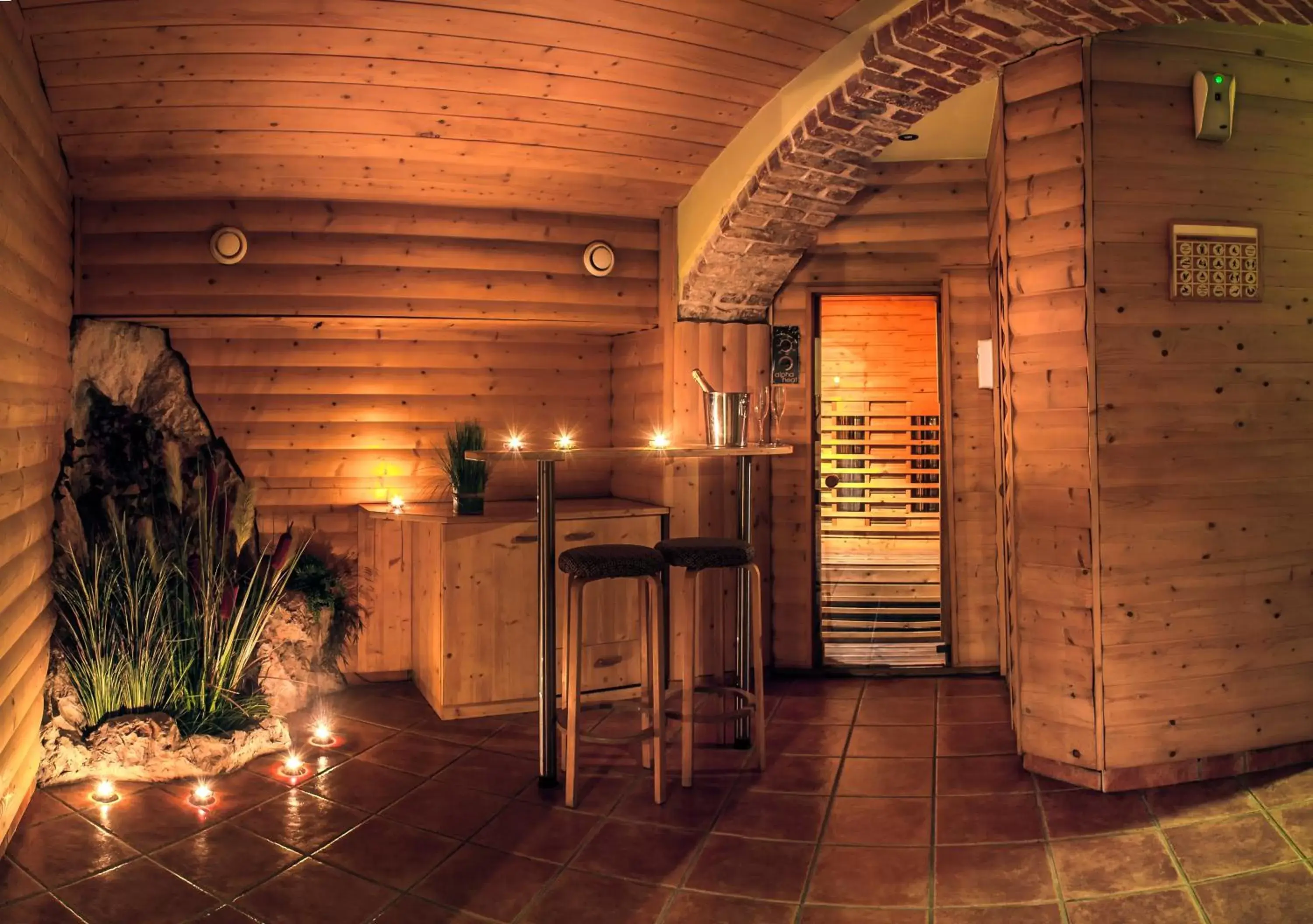Sauna, Dining Area in Boutique Hotel Donauwalzer