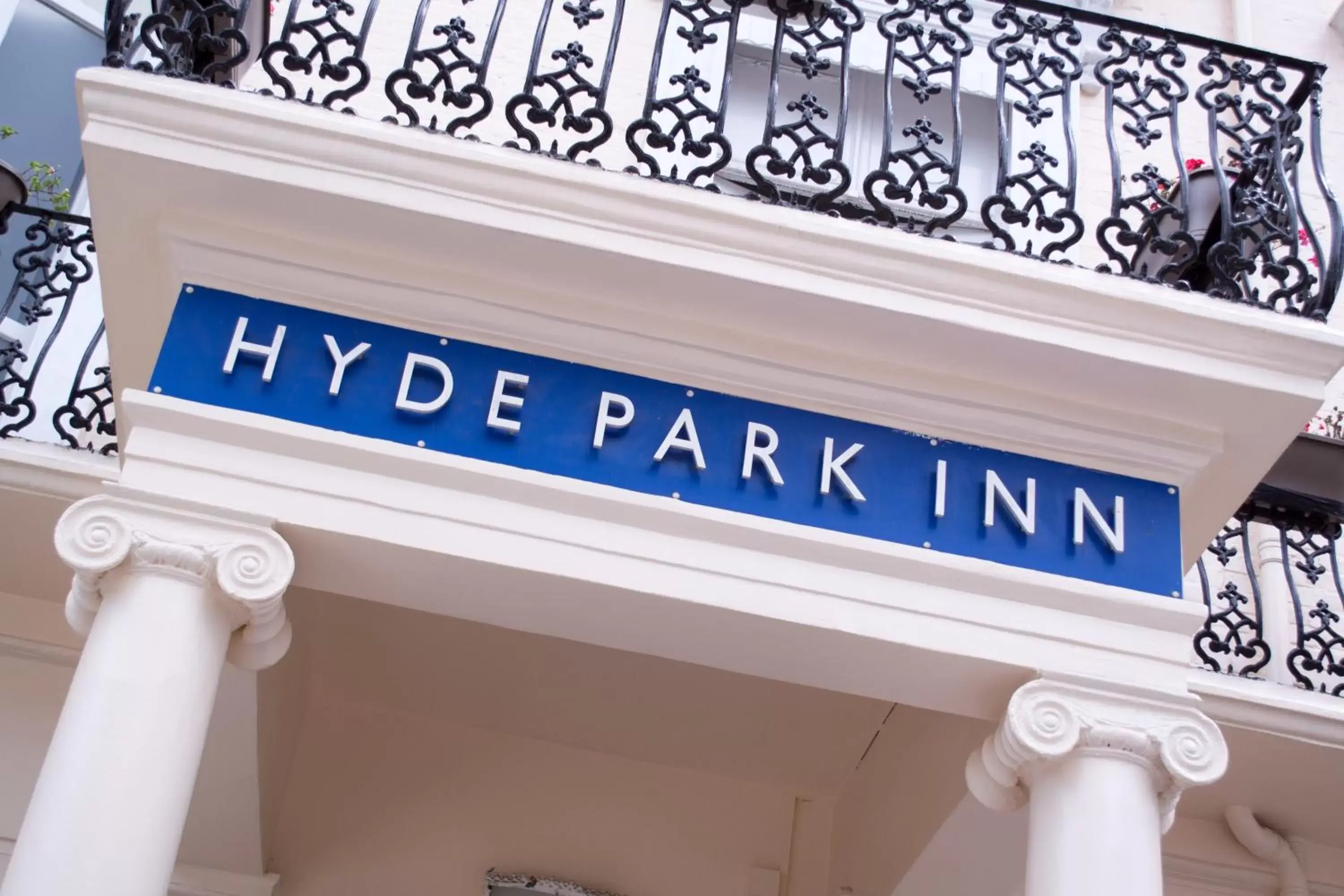 Property logo or sign in Smart Hyde Park Inn Hostel