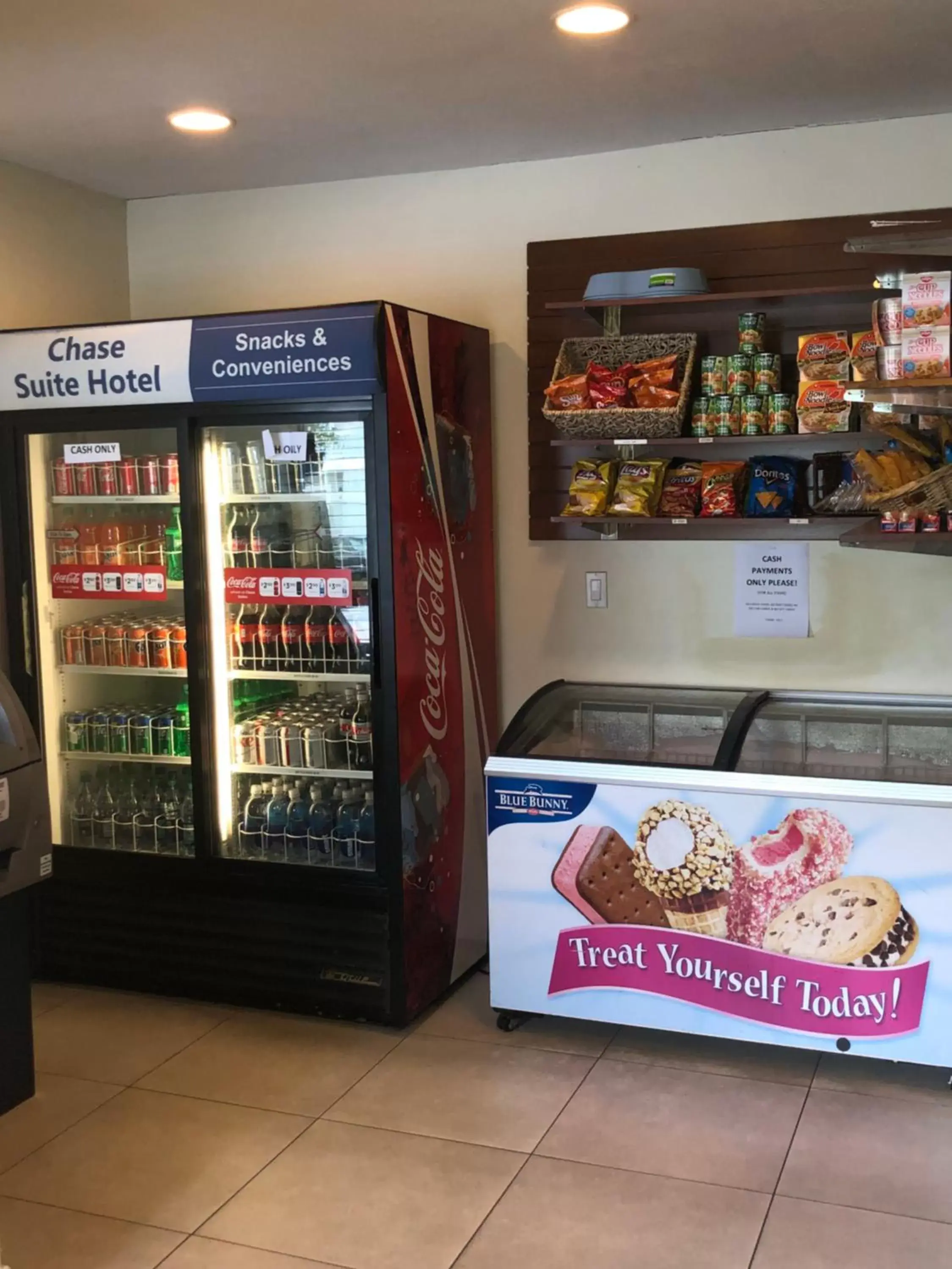 On-site shops in Chase Suite Hotel Rocky Point Tampa On-site shops in Chase Suite Hotel Rocky Point Tampa