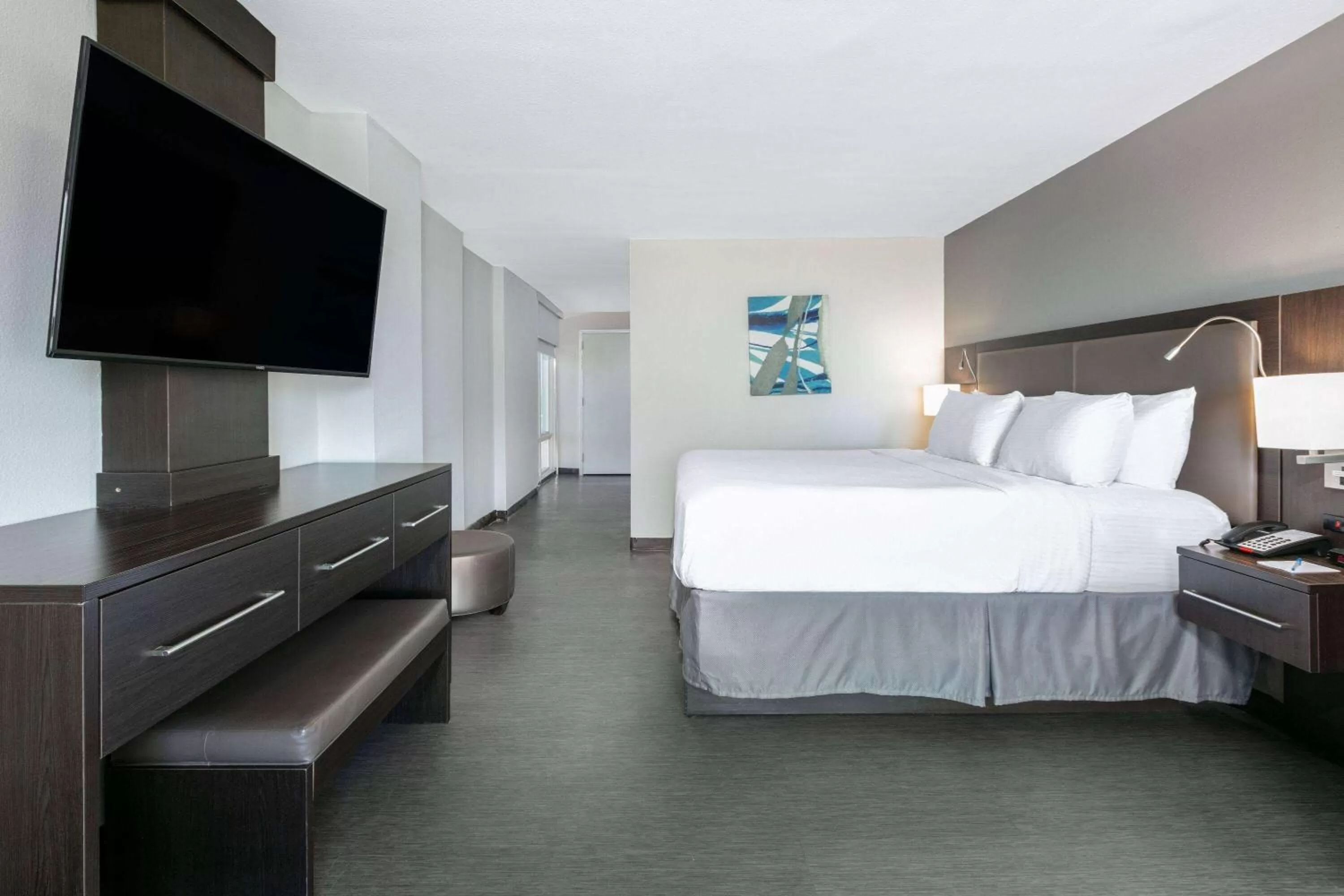 Photo of the whole room, Bed in Wyndham Corpus Christi Resort North Padre Island