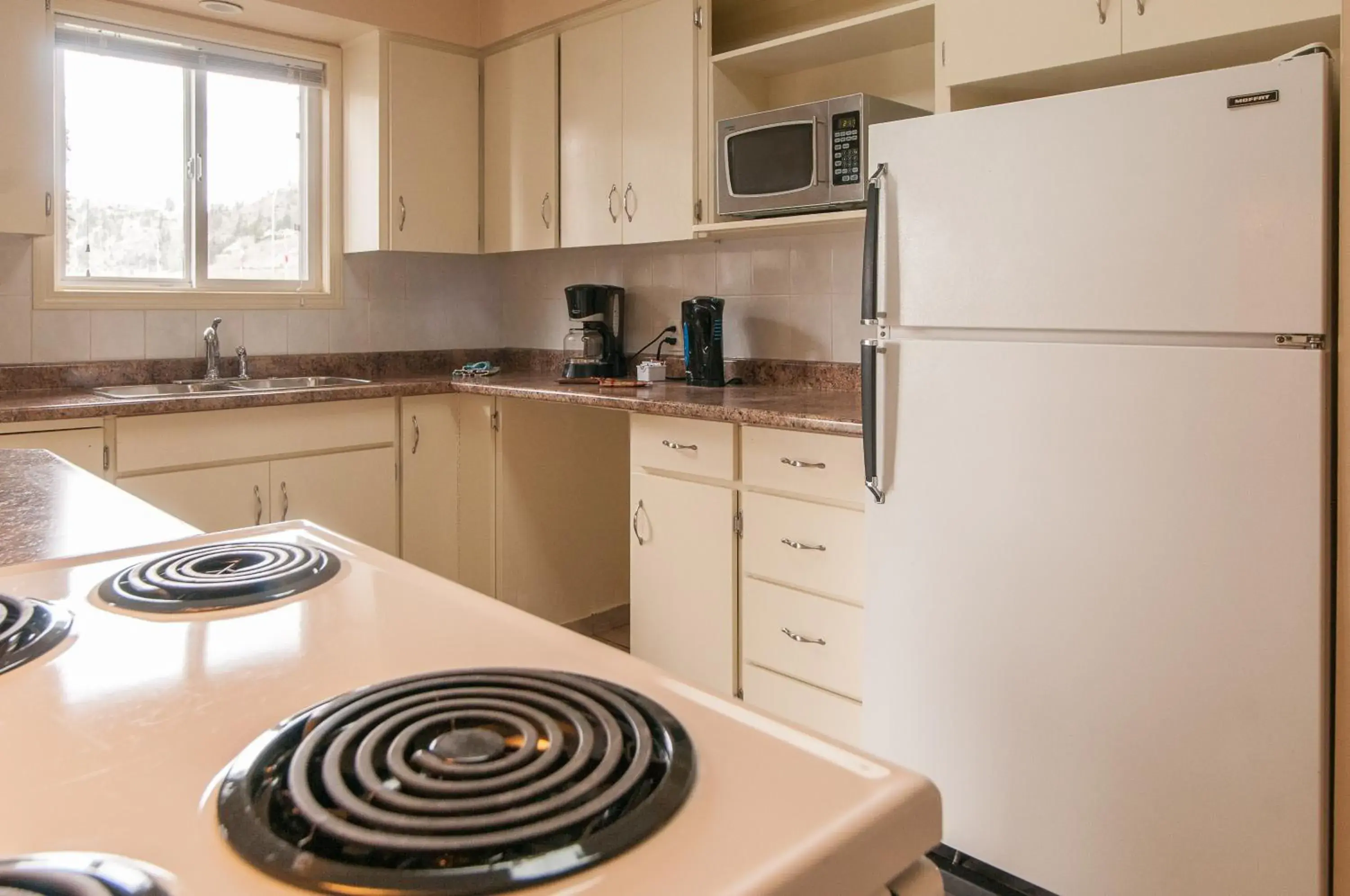 Kitchen or kitchenette, Kitchen/Kitchenette in Okanagan Seasons Resort