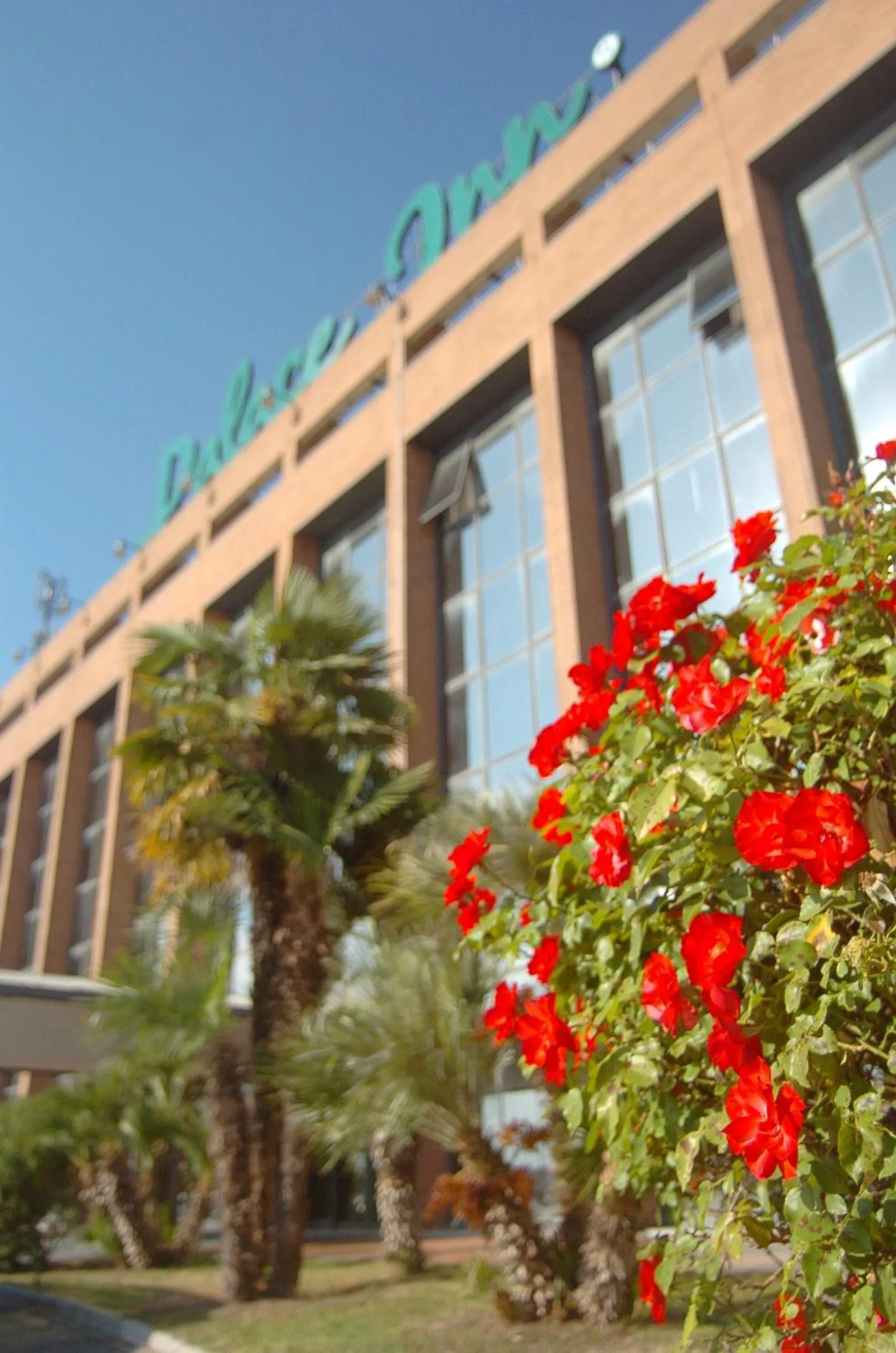 Facade/entrance in Palace Inn Rome Fiano