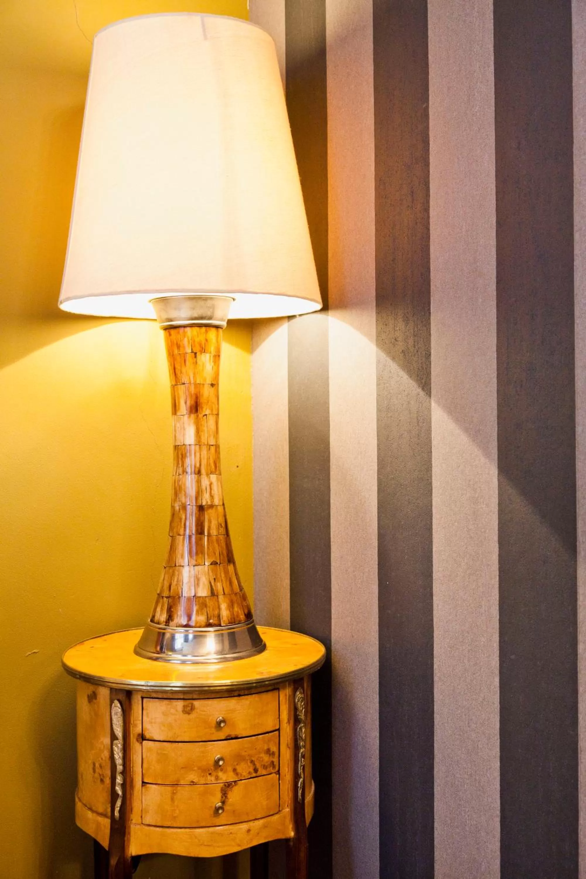 Decorative detail in Hotel Diamonds and Pearls