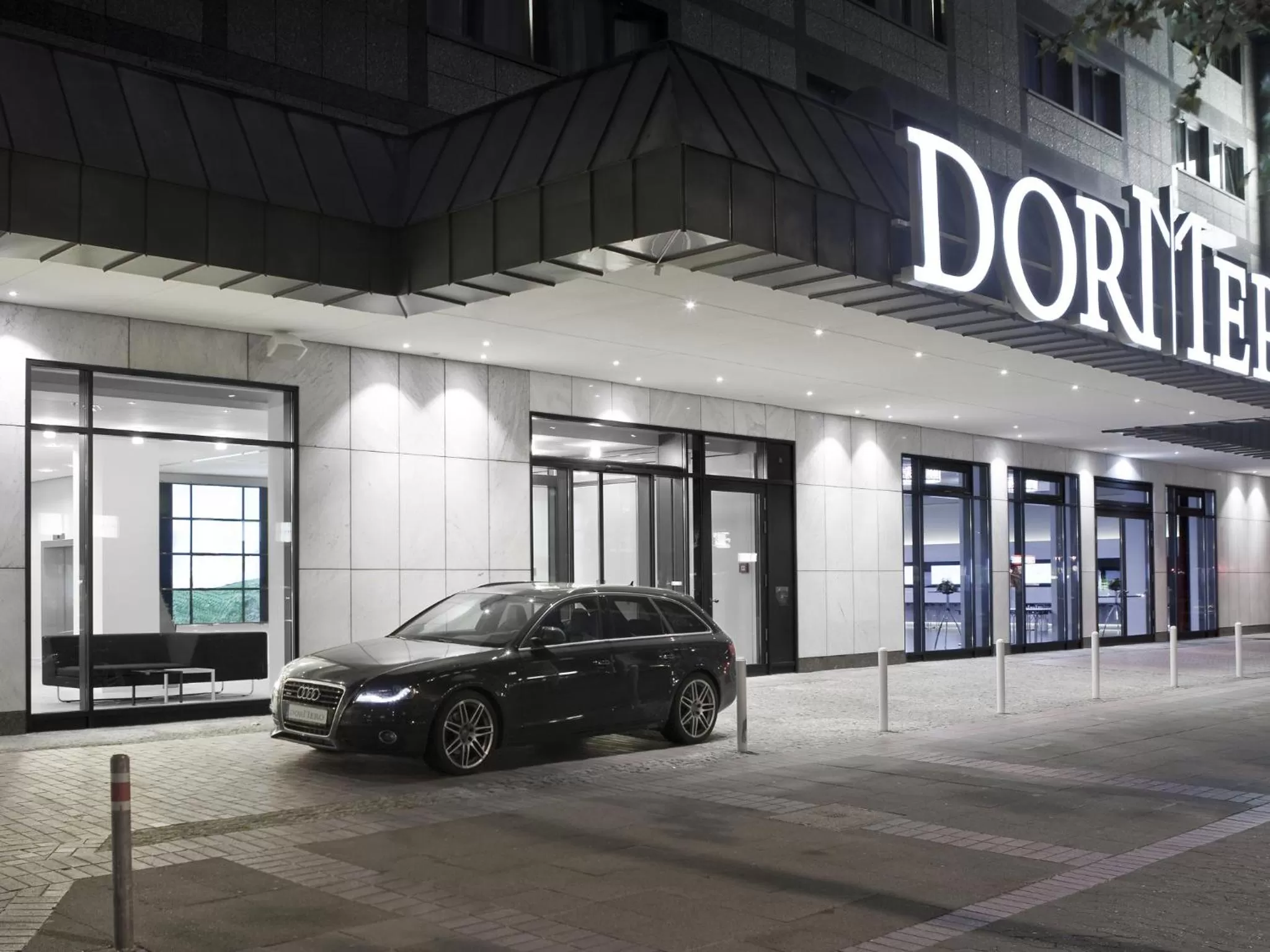 Facade/entrance in DORMERO Hotel Hannover