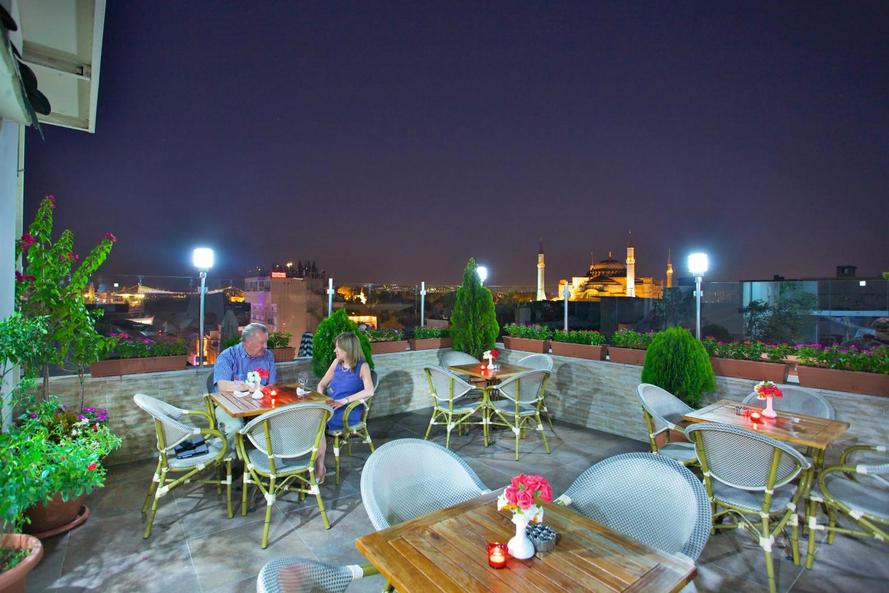 Restaurant/places to eat in White House Hotel Istanbul