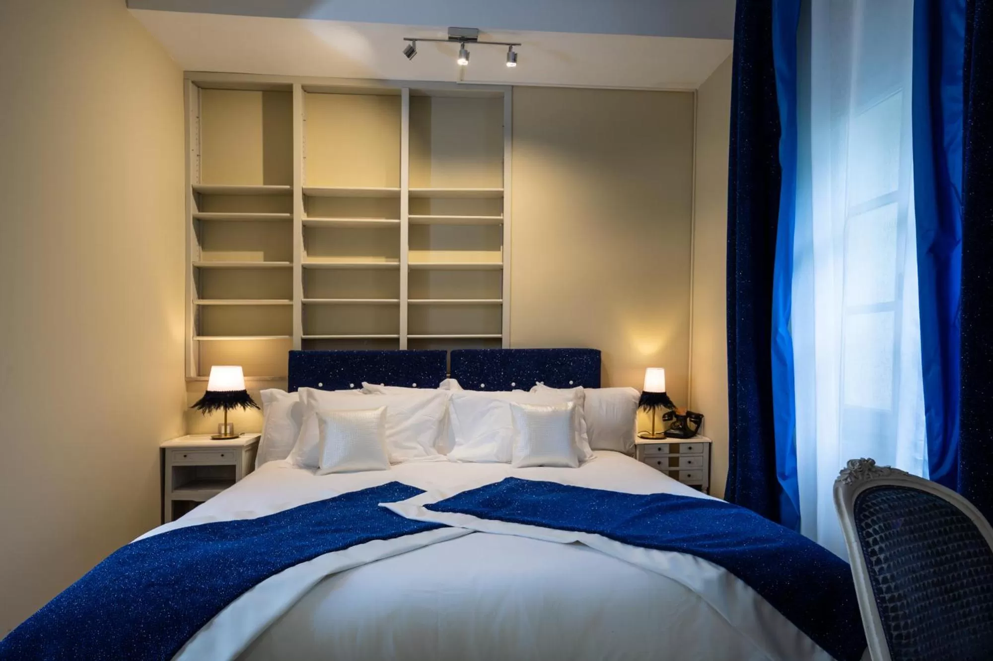 Photo of the whole room, Bed in Le Clos Violette et Le 11 D'Aglaé - Hôtel de Charme Design de Luxe