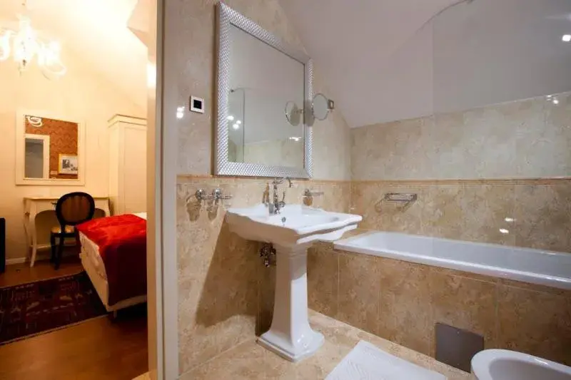 Bathroom in Hotel Actum