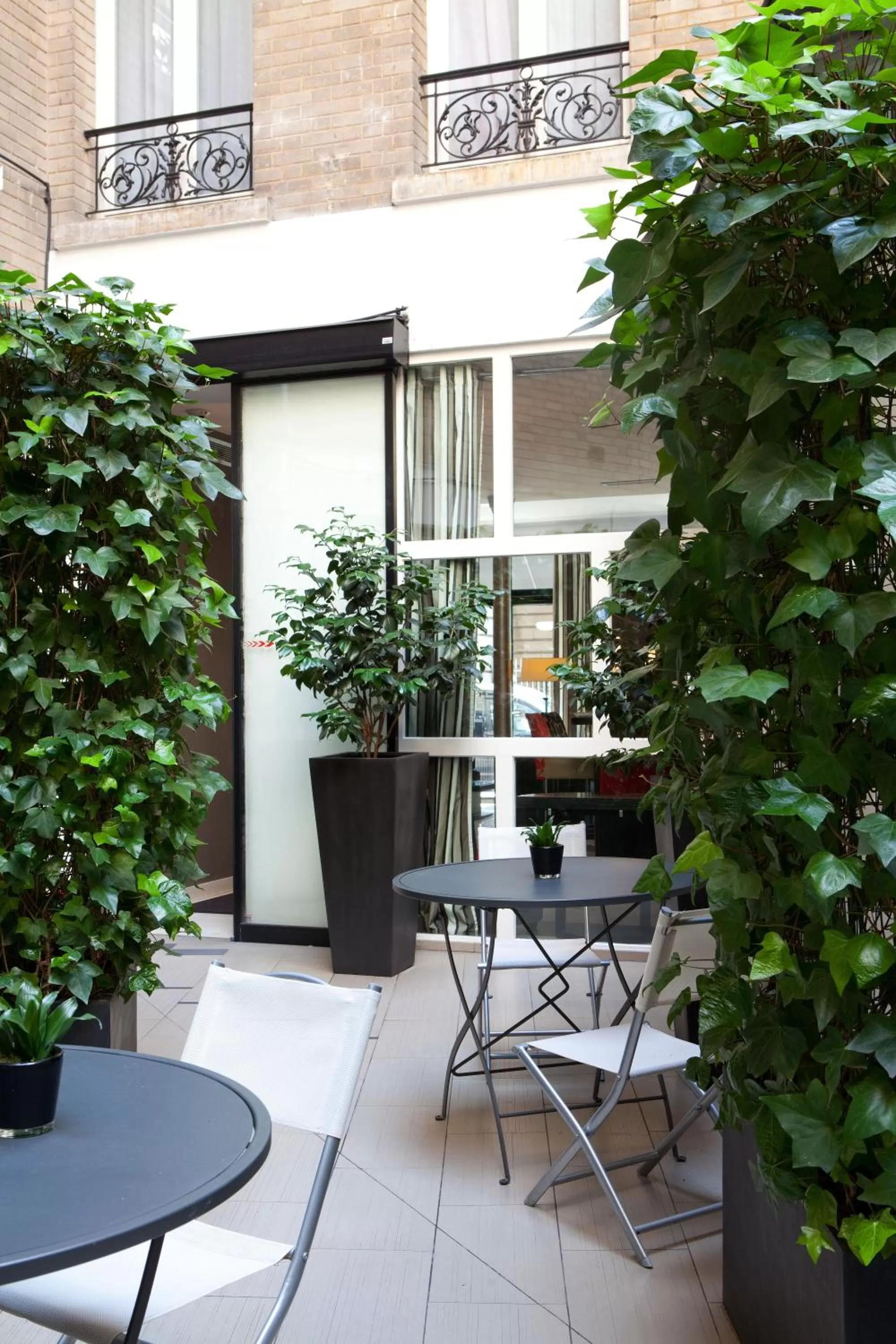 Balcony/Terrace in Hotel Eiffel Seine