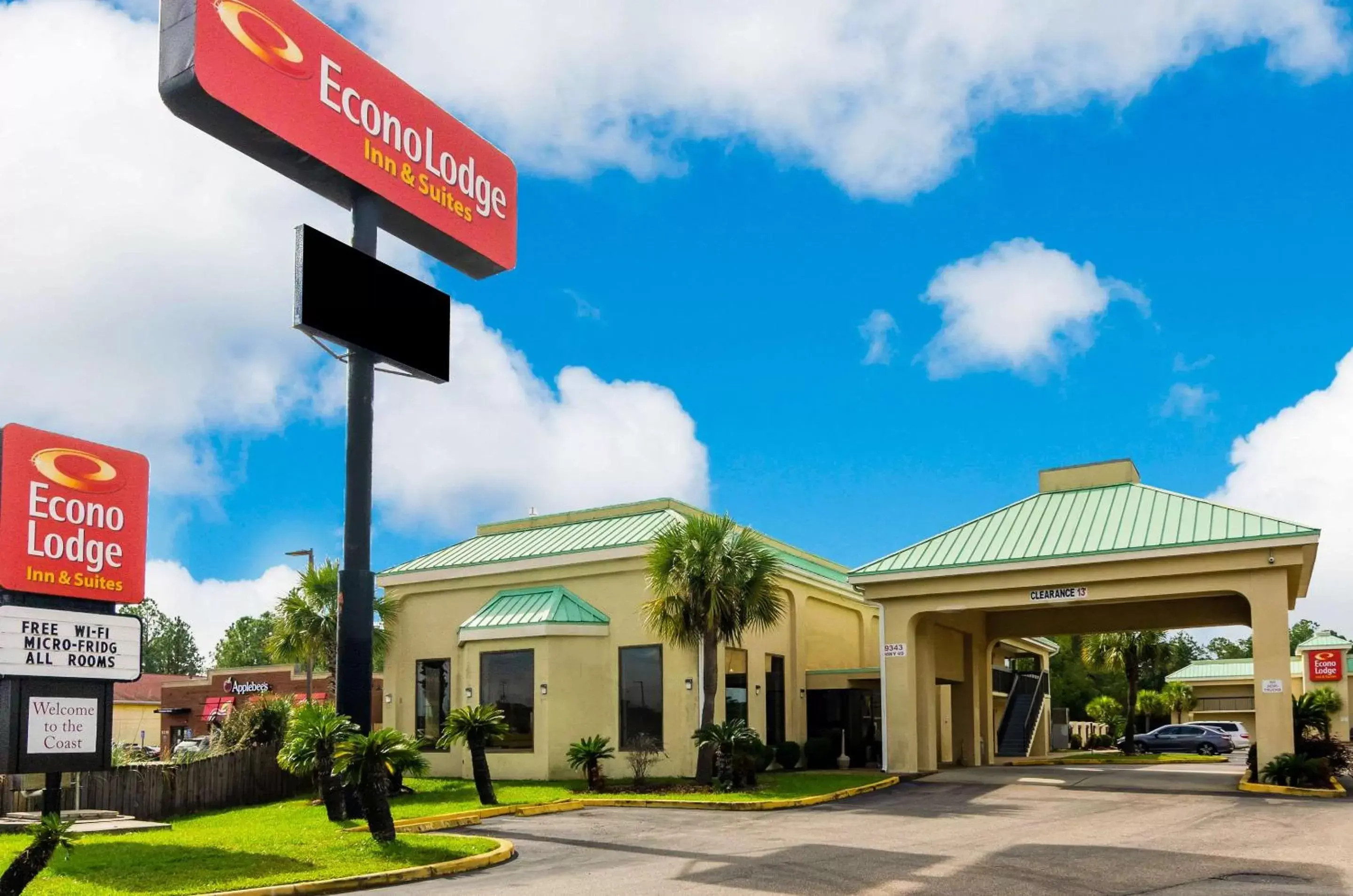 Property Building in Econo Lodge Inn & Suites Gulfport