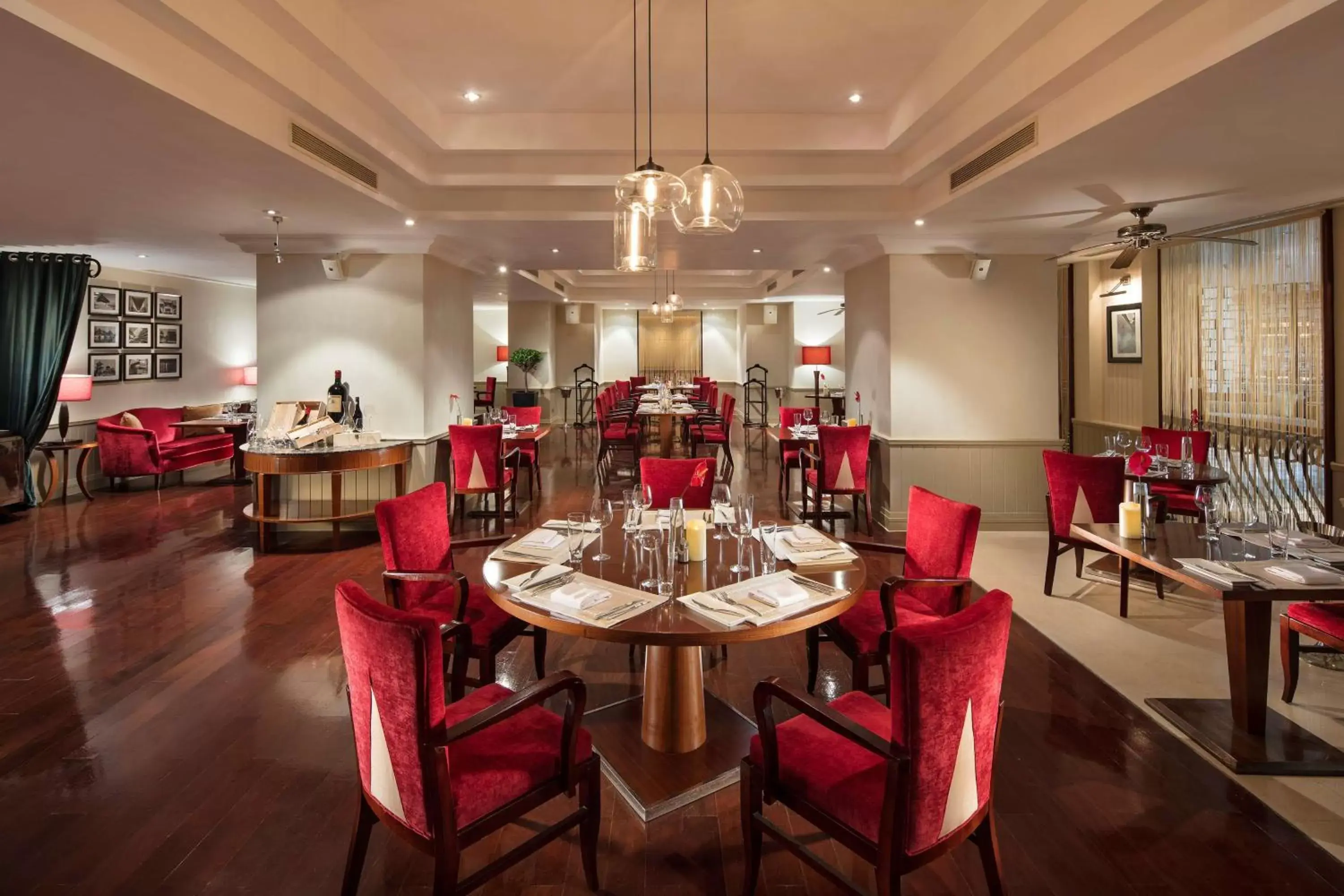 Dining area, Restaurant/Places to Eat in Hilton Beijing Hotel