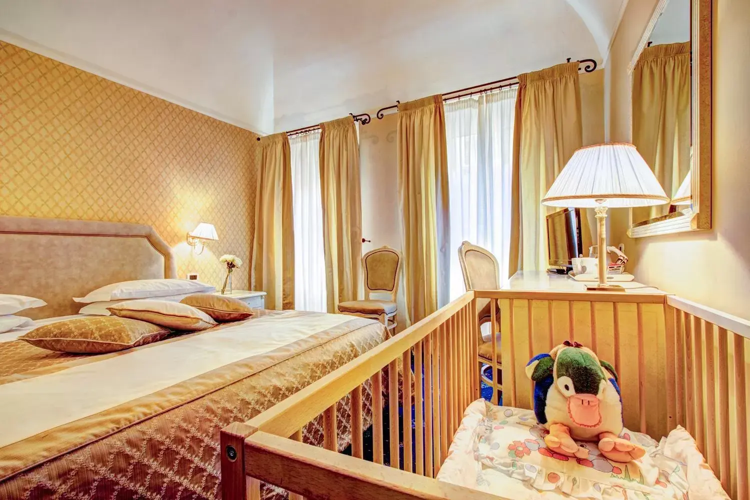 cot, Bed in Hotel La Locanda