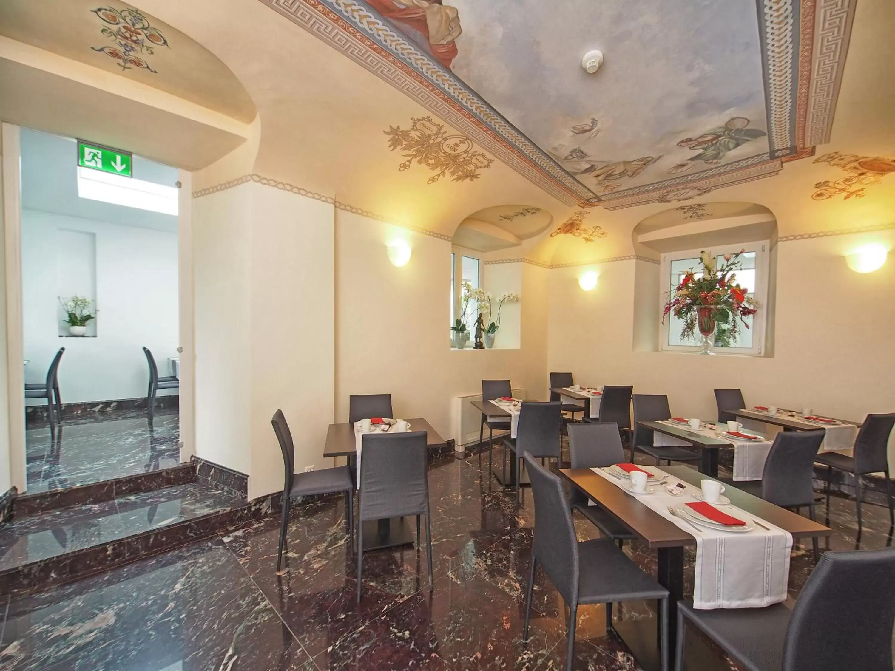 Restaurant/places to eat in Hotel Rio Garni