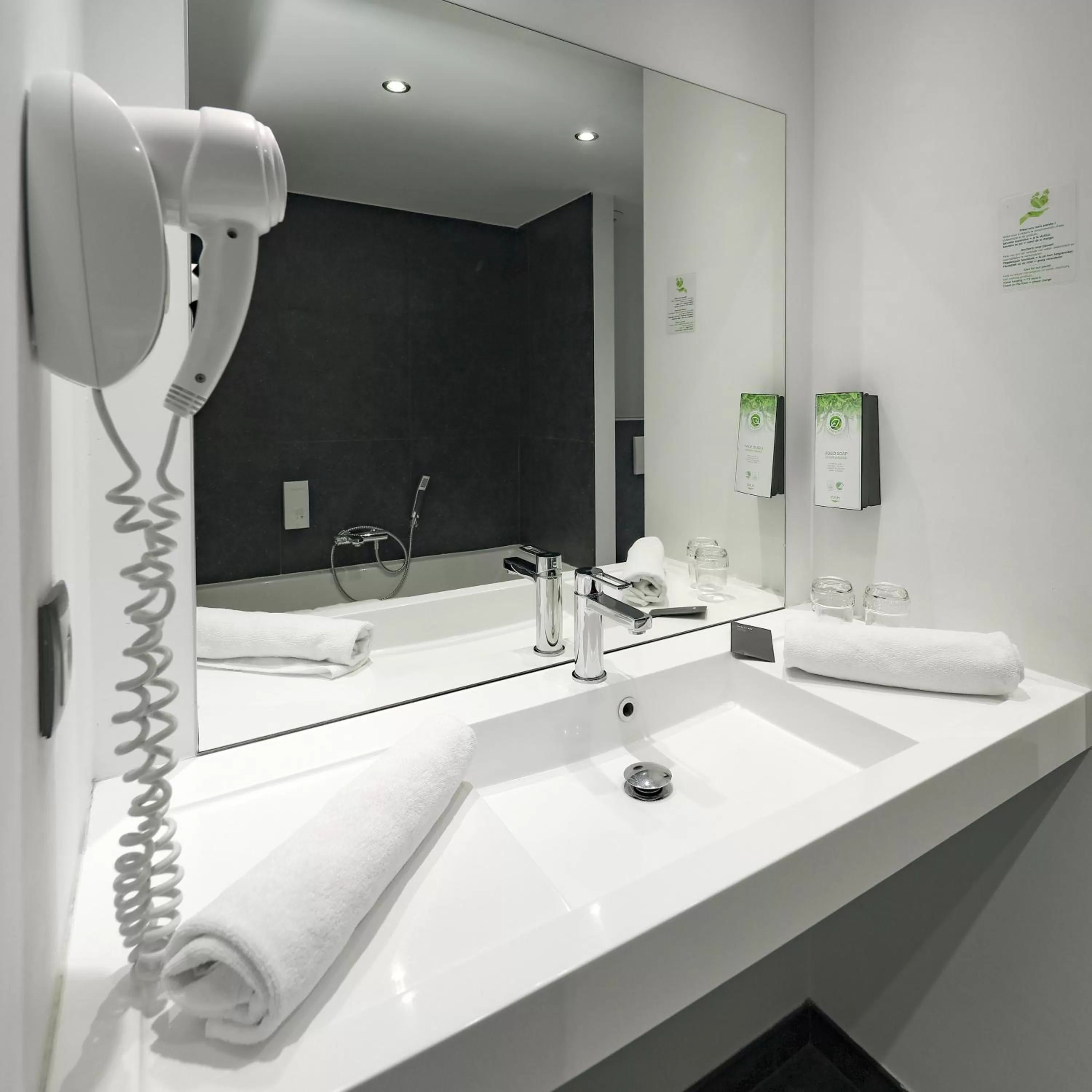 Bathroom in Hotel Eden Ardenne