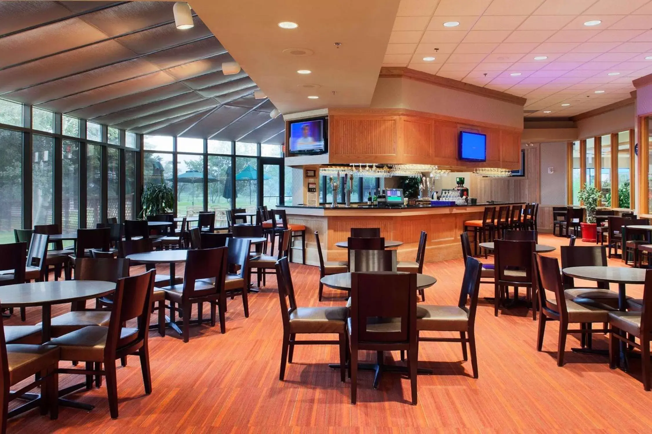 Lounge or bar, Restaurant/Places to Eat in DoubleTree by Hilton Grand Junction