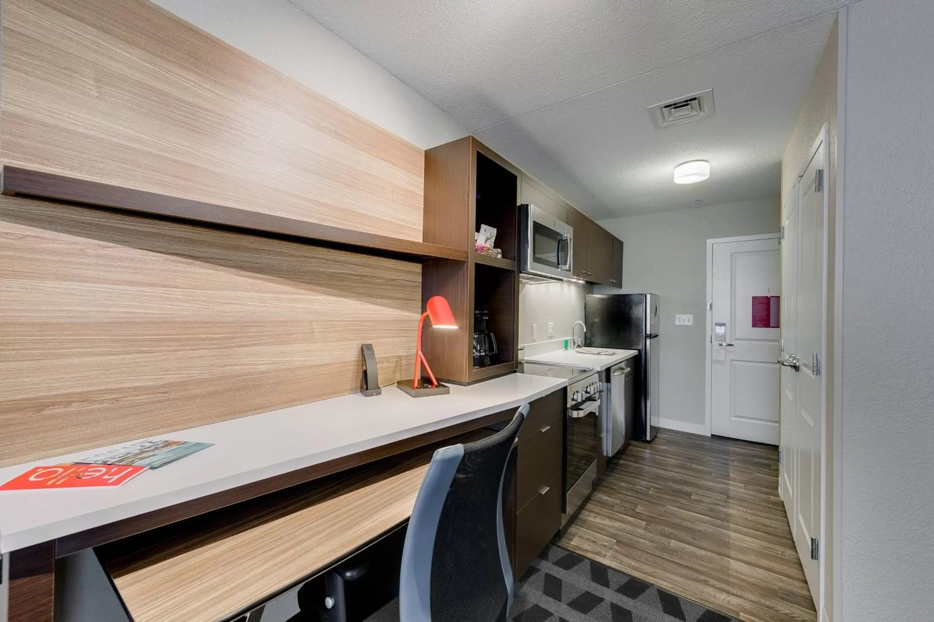 Kitchen or kitchenette, Kitchen/Kitchenette in TownePlace Suites by Marriott Kansas City Liberty