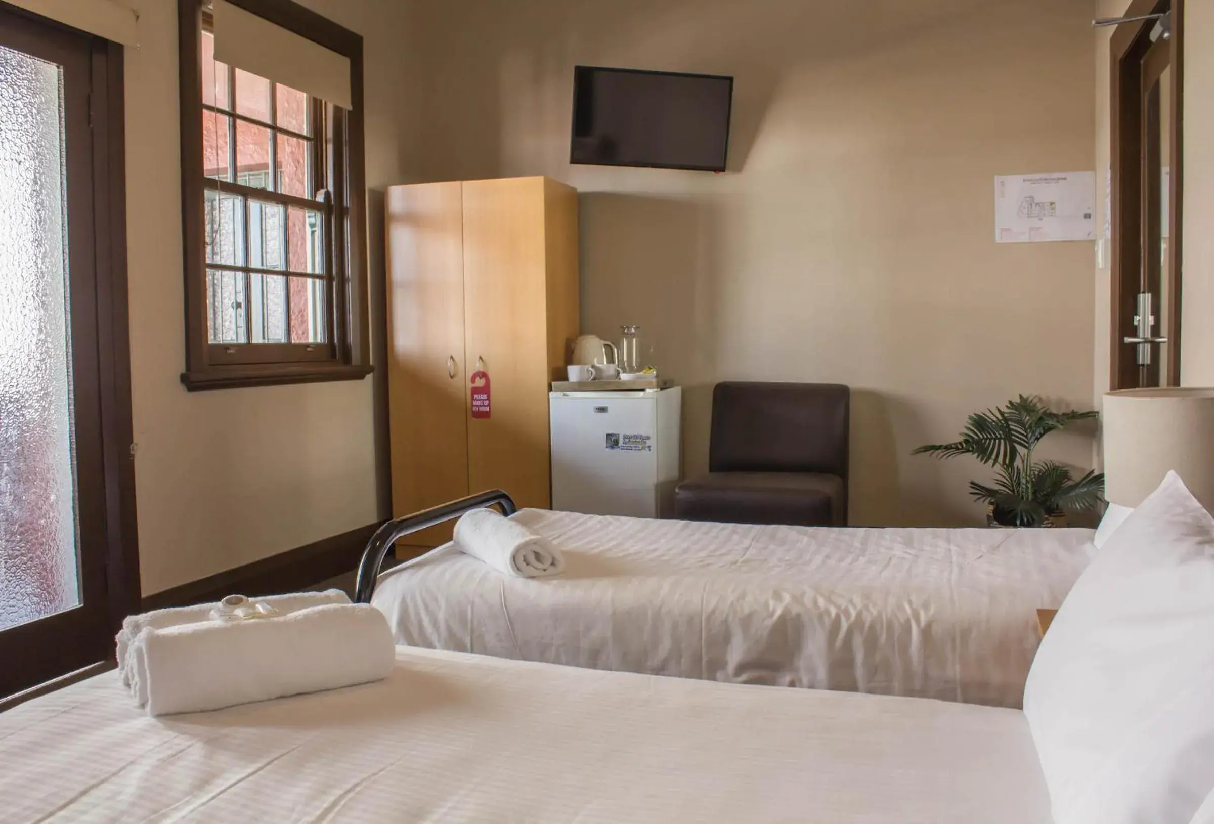 Bedroom, Bed in Campsie Hotel