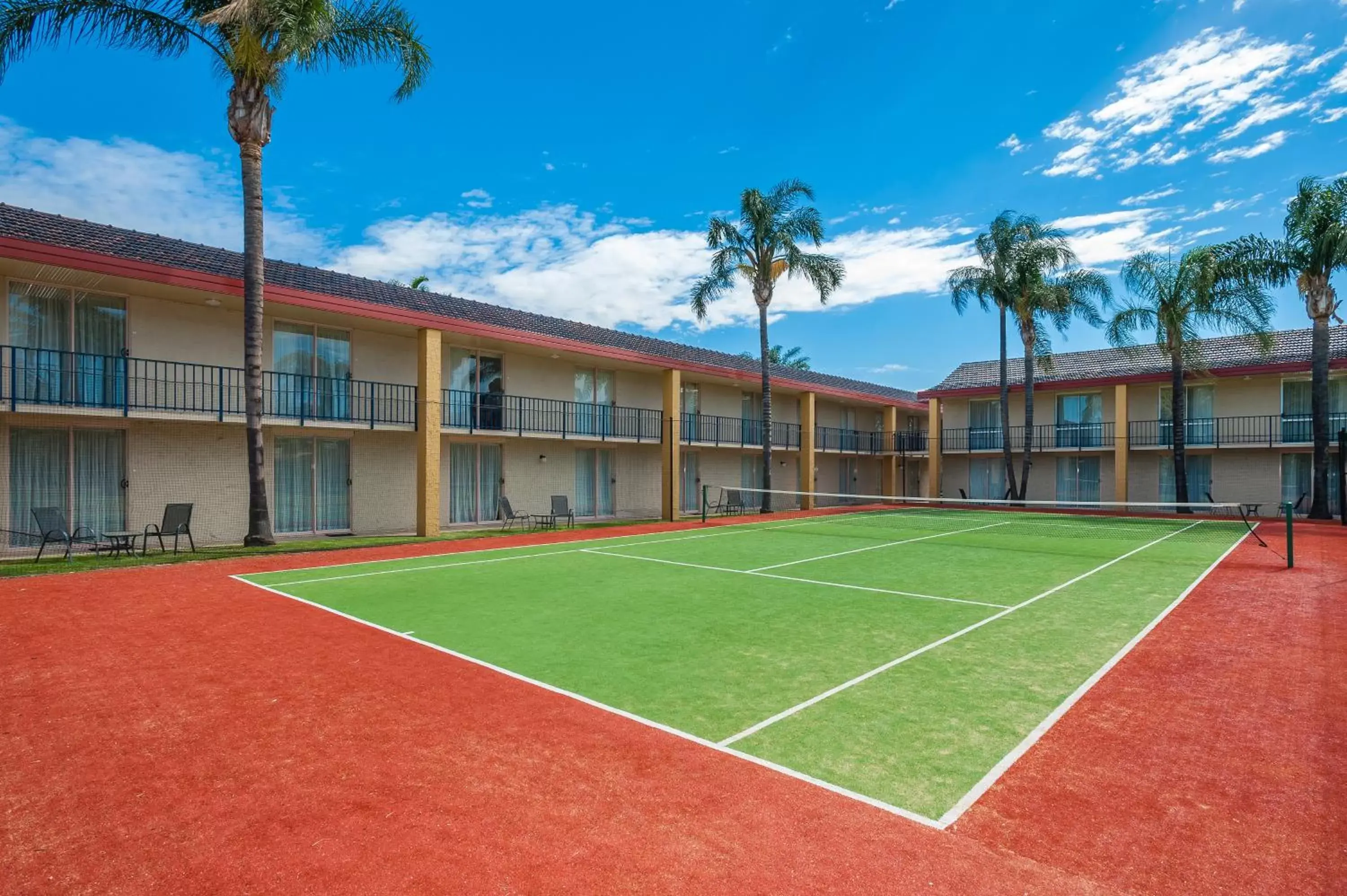 Tennis court, Property Building in Mildura Inlander Resort