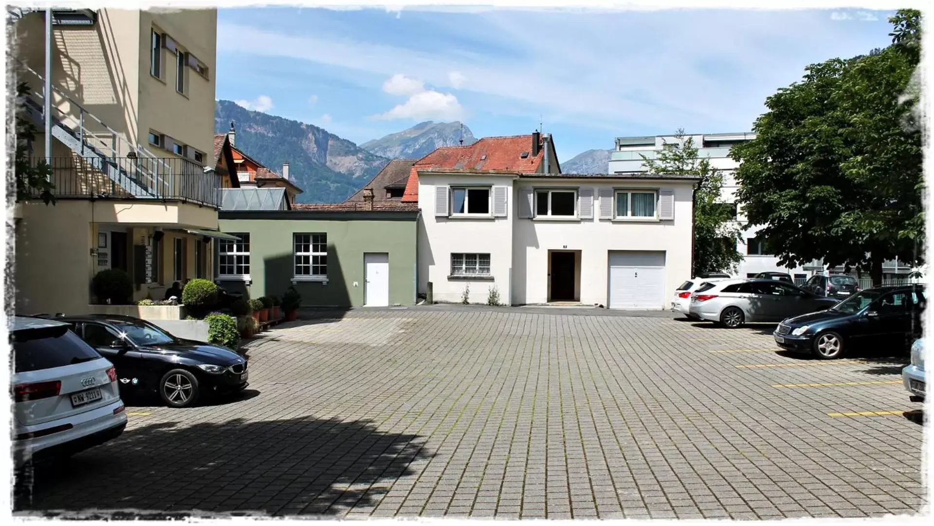 Patio, Property Building in Hotel Restaurant Goldener Schlüssel