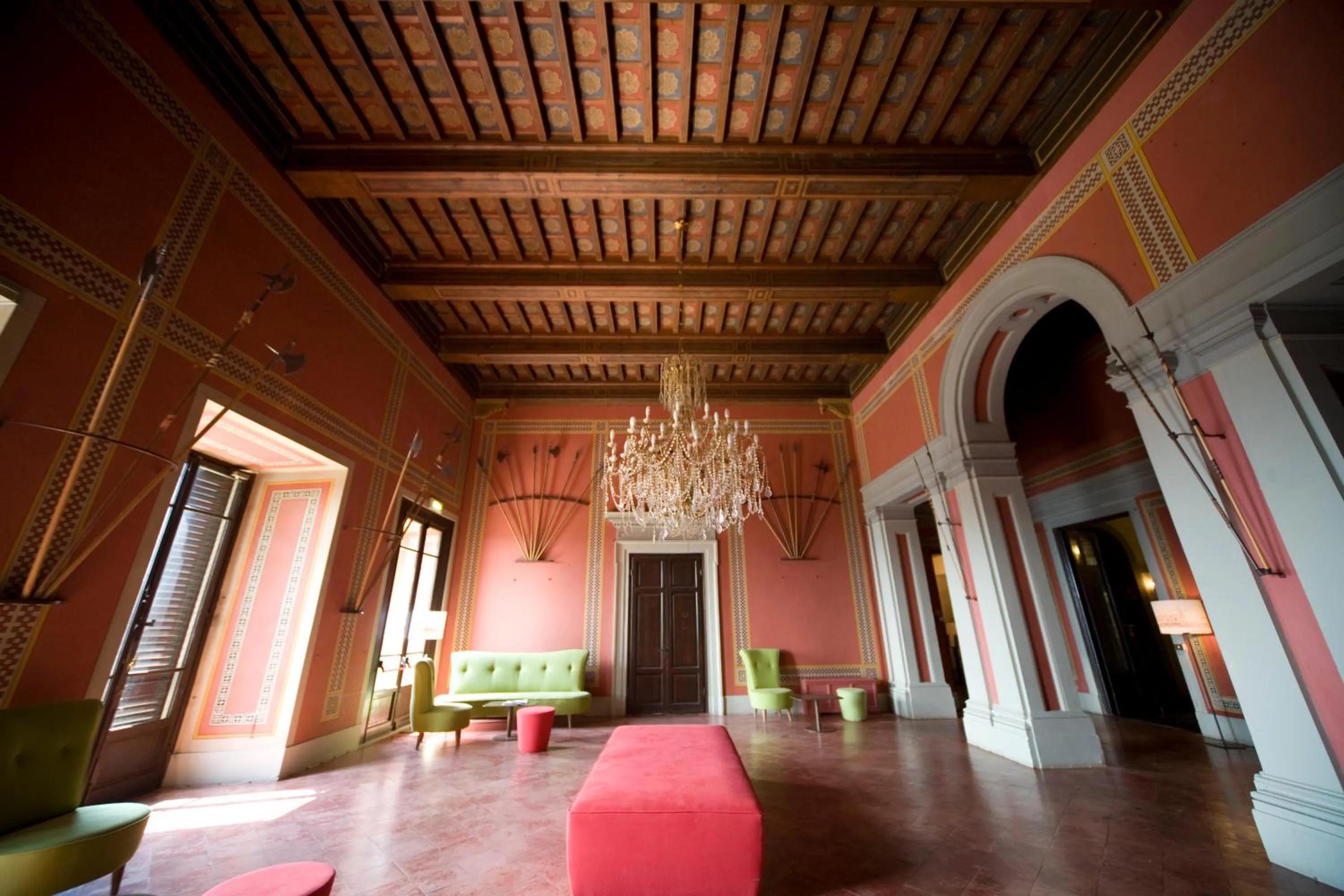 Communal lounge/ TV room in Villa Pitiana