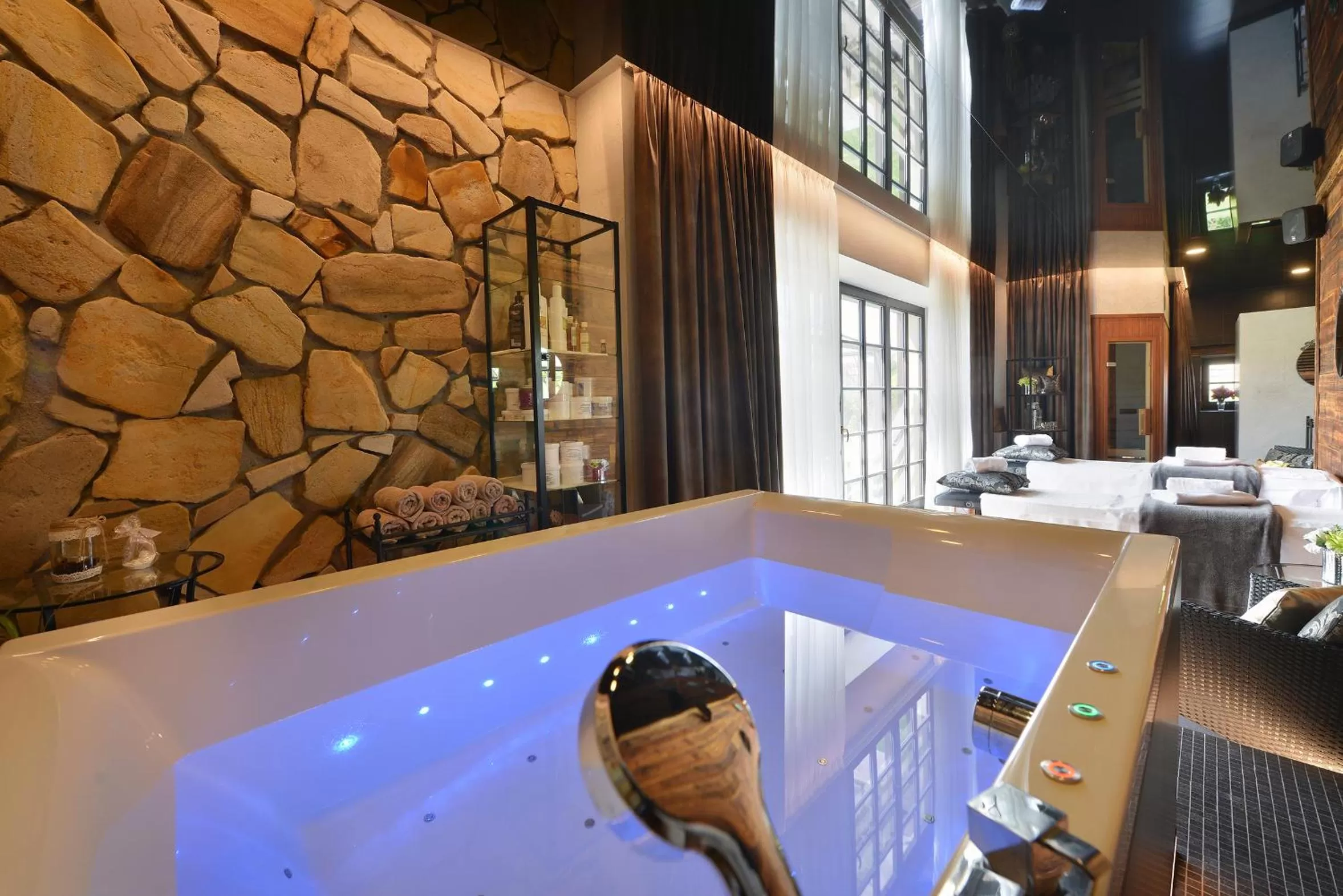 Hot Tub in Rezidence Pihel