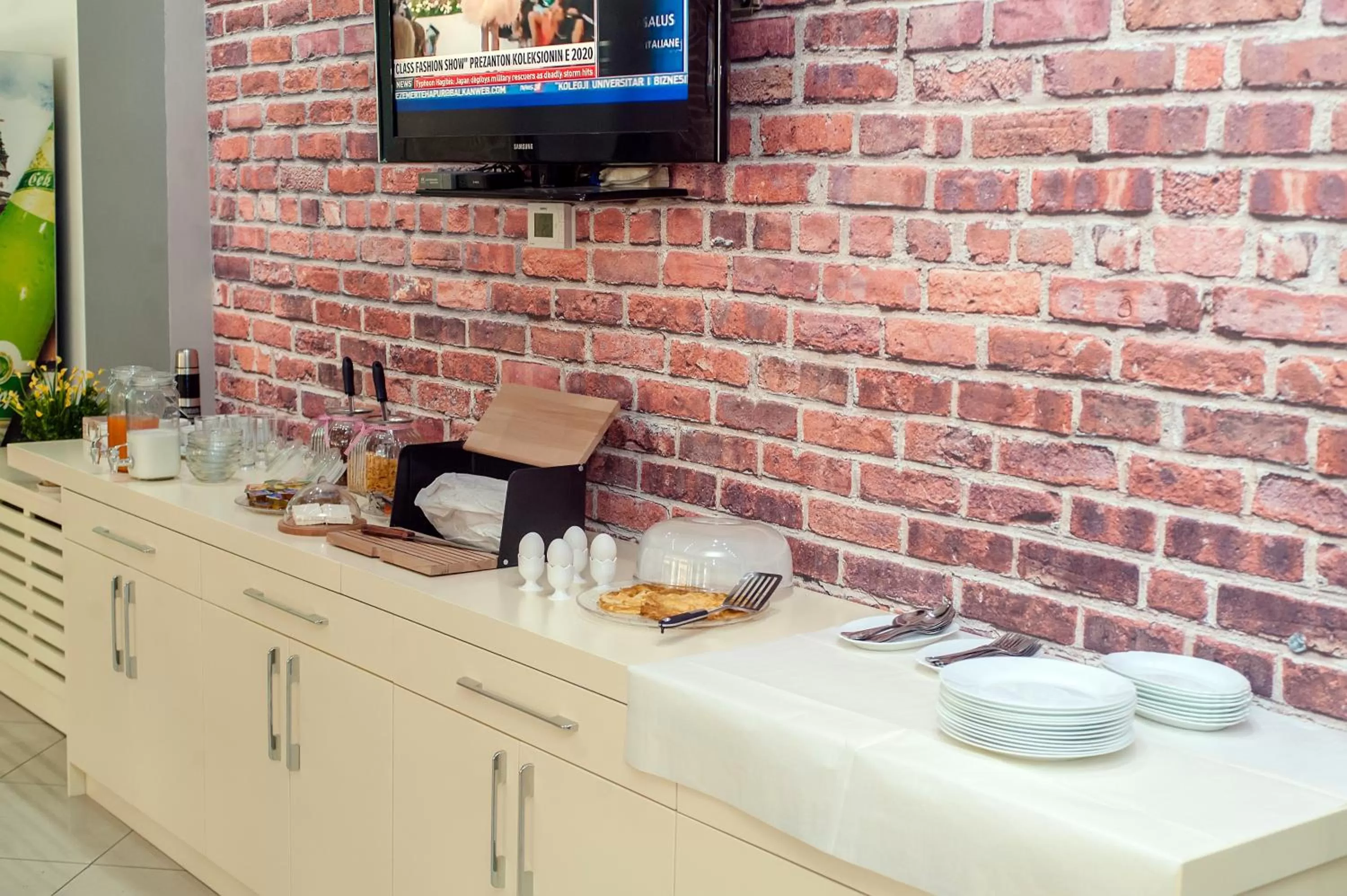 Restaurant/places to eat in Hotel EDEA