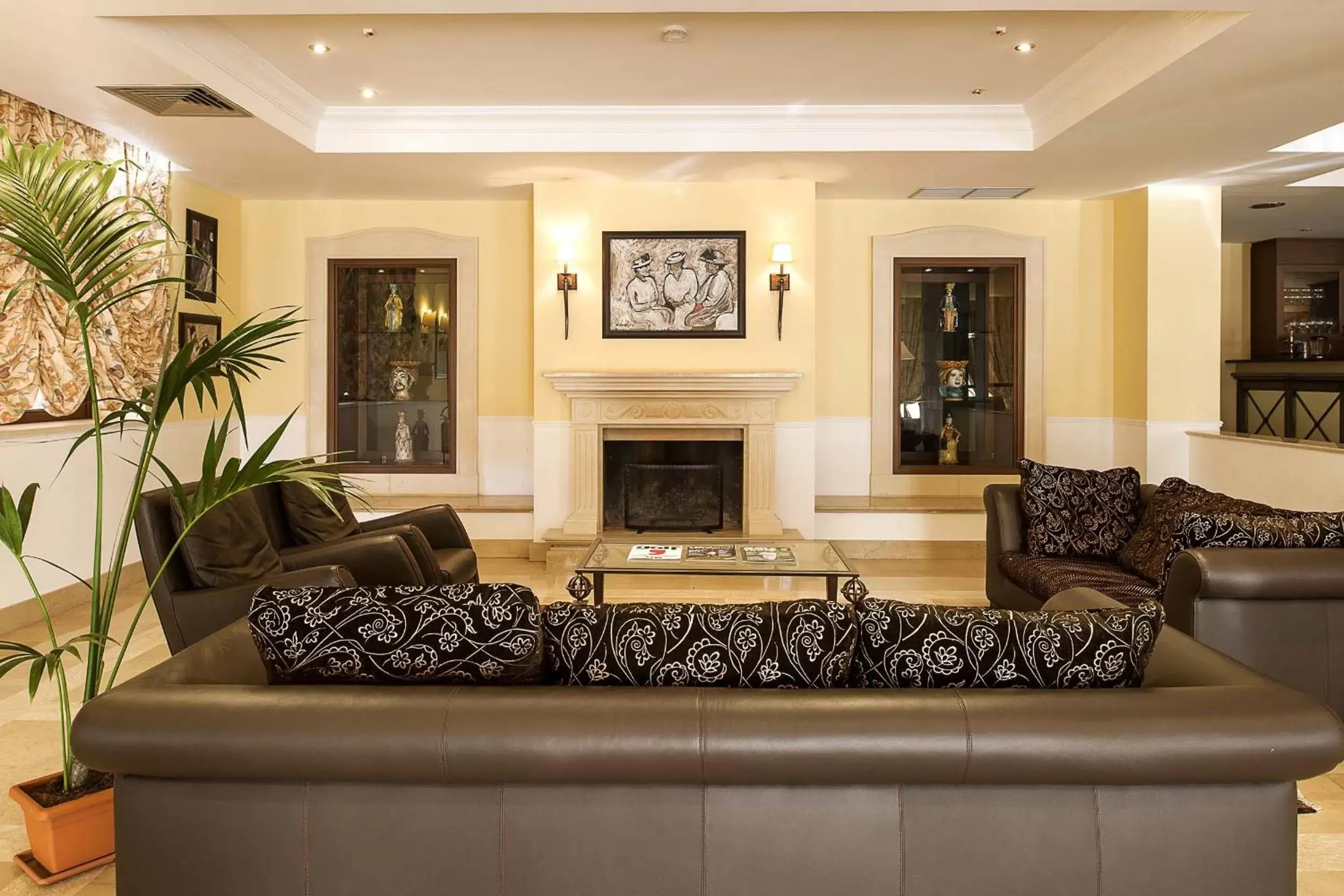 Lounge or bar, Lobby/Reception in Il Picciolo Etna Golf Resort & Spa