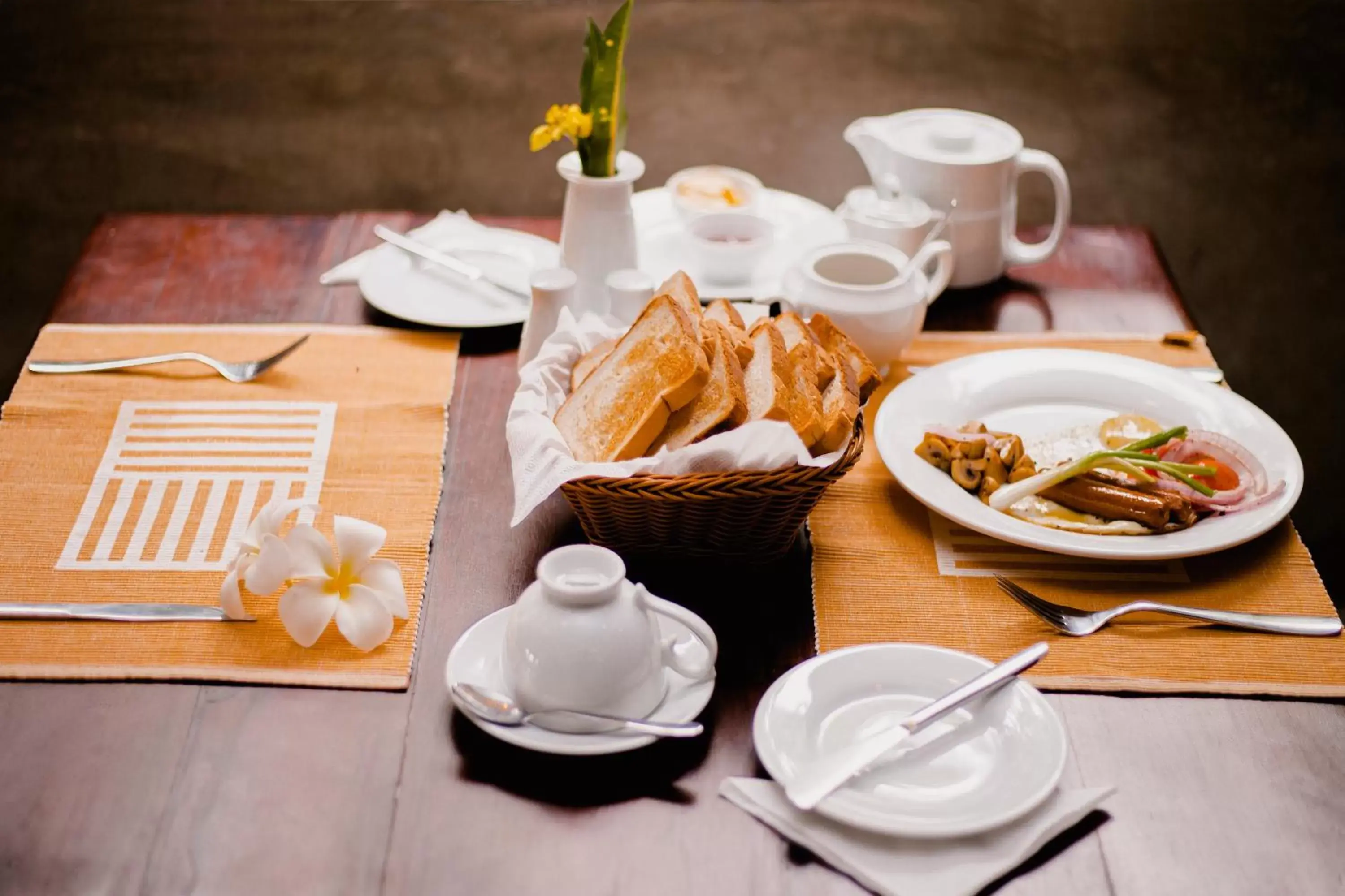 Restaurant/places to eat in St.Lachlan Hotel & Suites Restaurant/places to eat in St.Lachlan Hotel & Suites