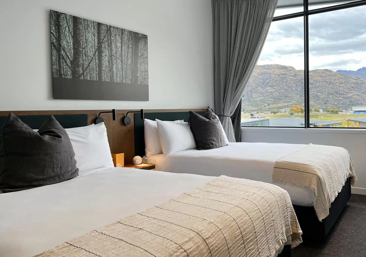 Bedroom, Bed in Sudima Queenstown Five Mile