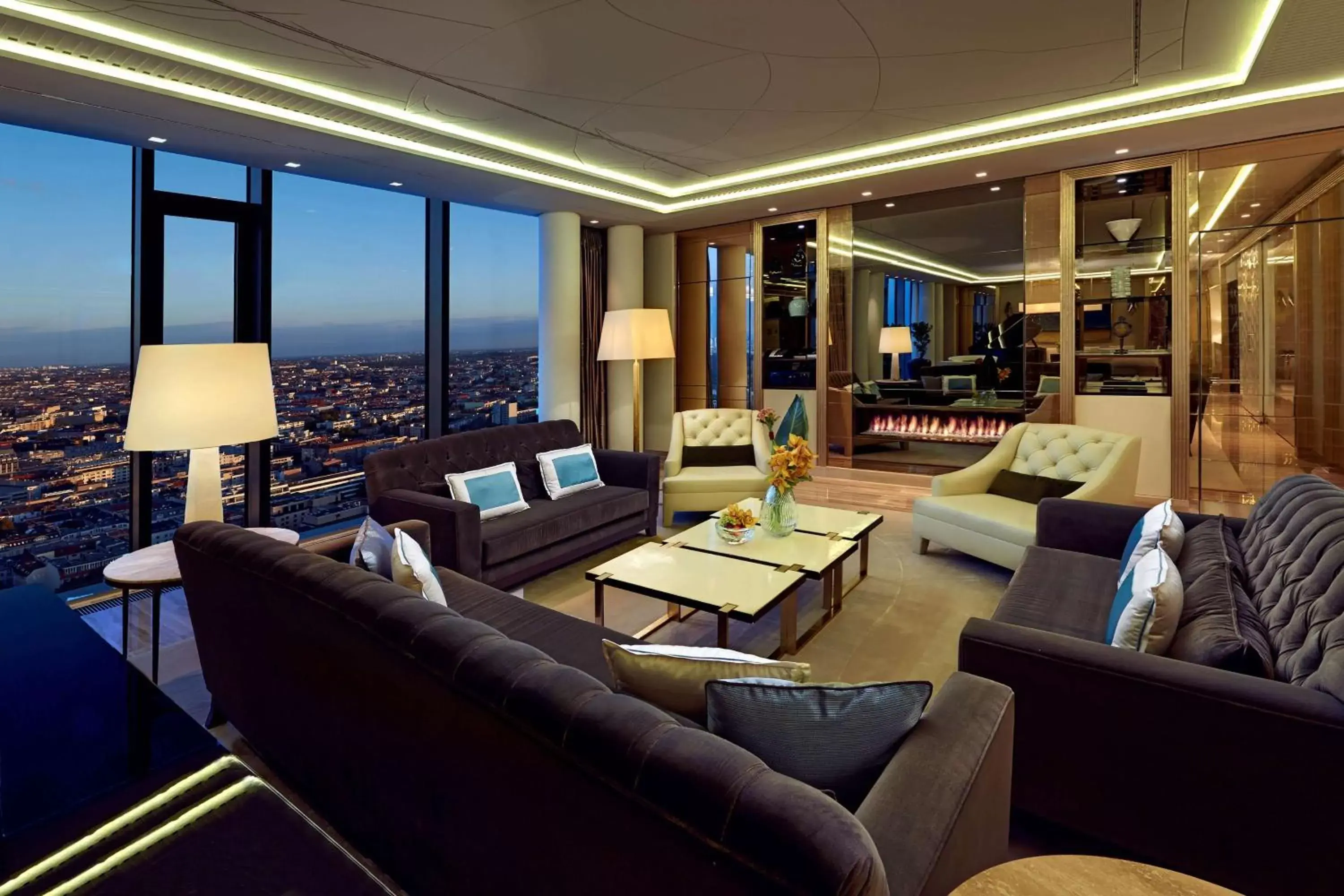Living room, Seating Area in Waldorf Astoria Berlin