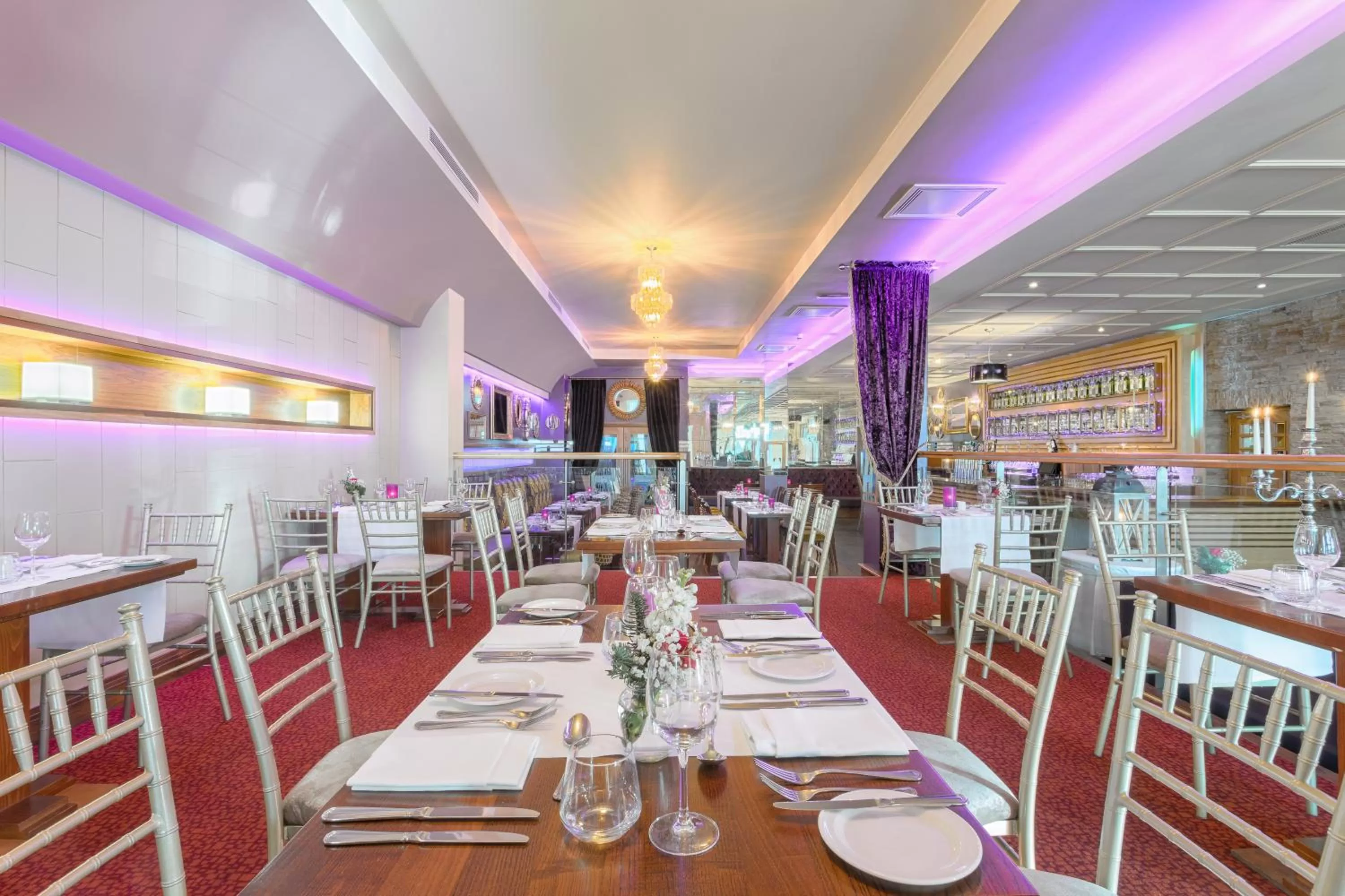 Restaurant/places to eat in Raheen Woods Hotel