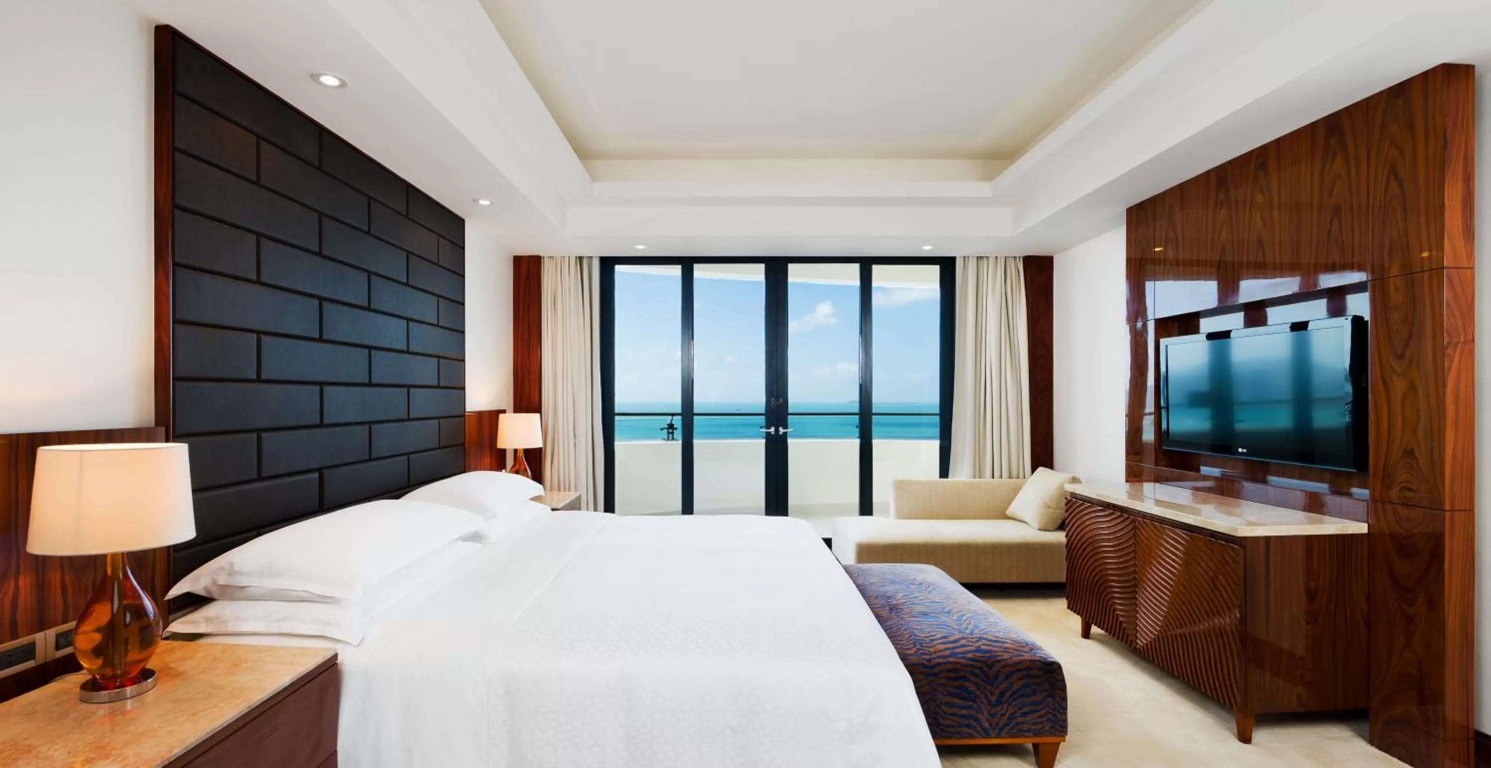 Bedroom, Bed in Four Points by Sheraton Hainan, Sanya