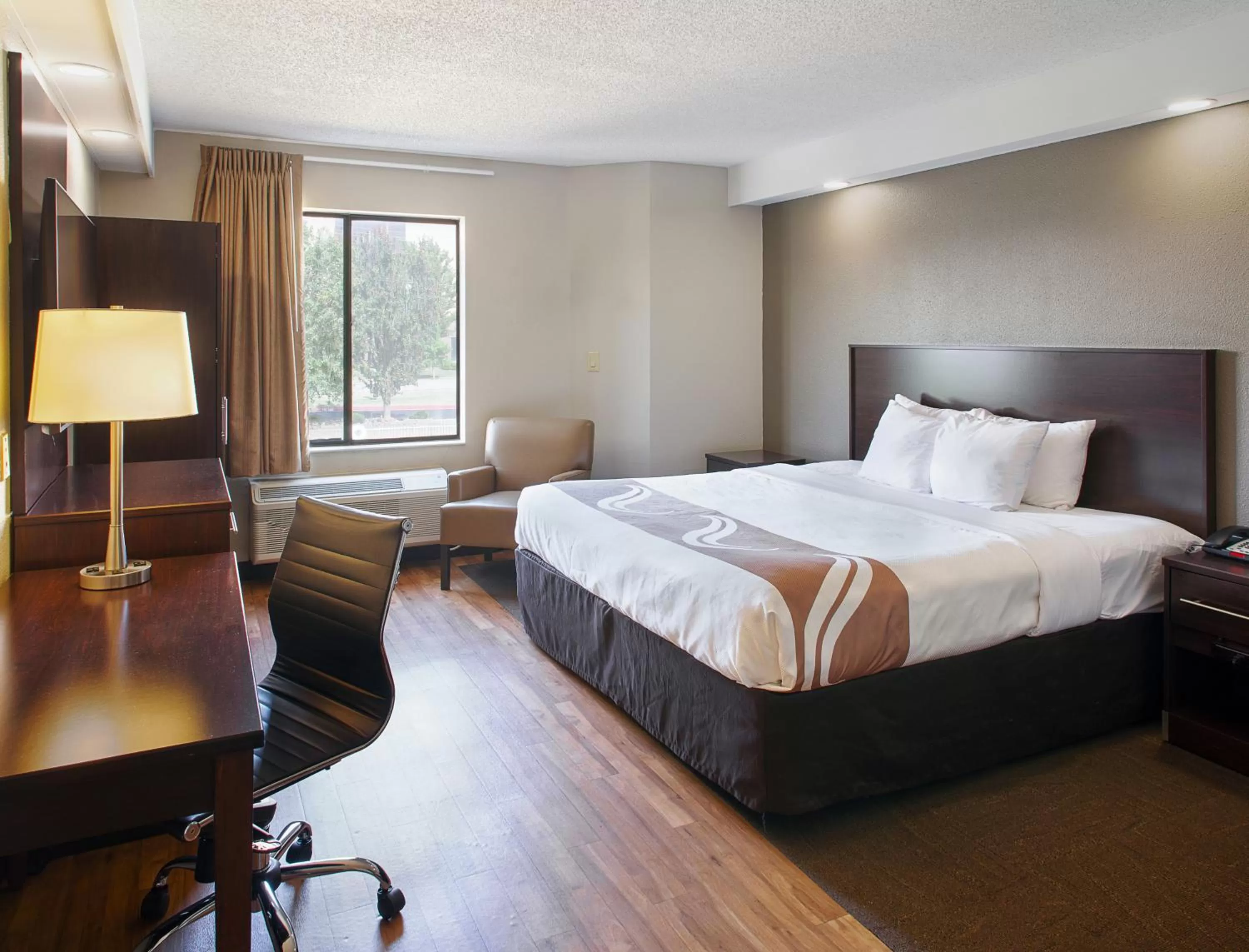 Standard King Room - Non Smoking in Quality Inn Bentonville-Rogers