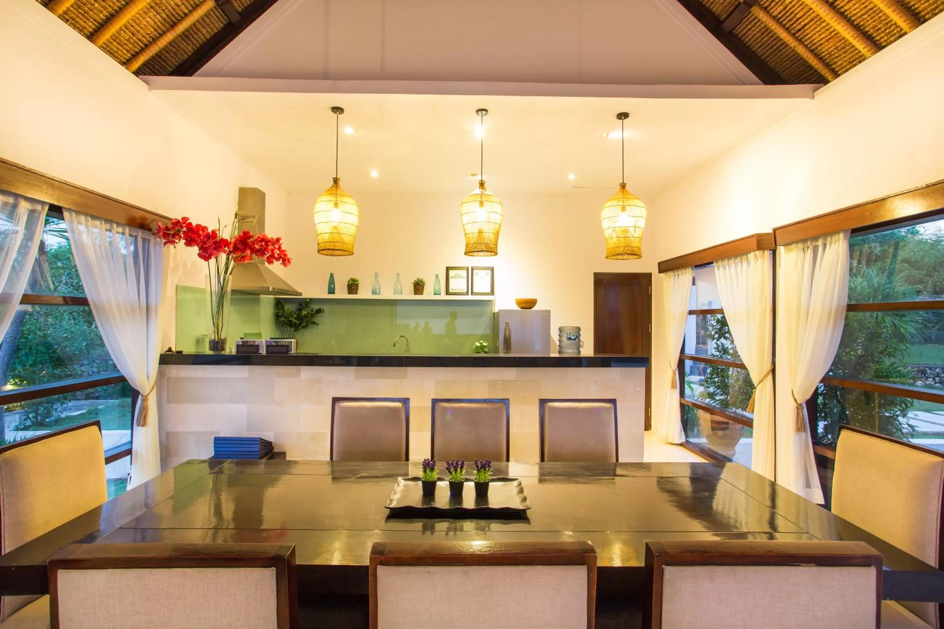 Restaurant/places to eat in The Point Resort Lembongan