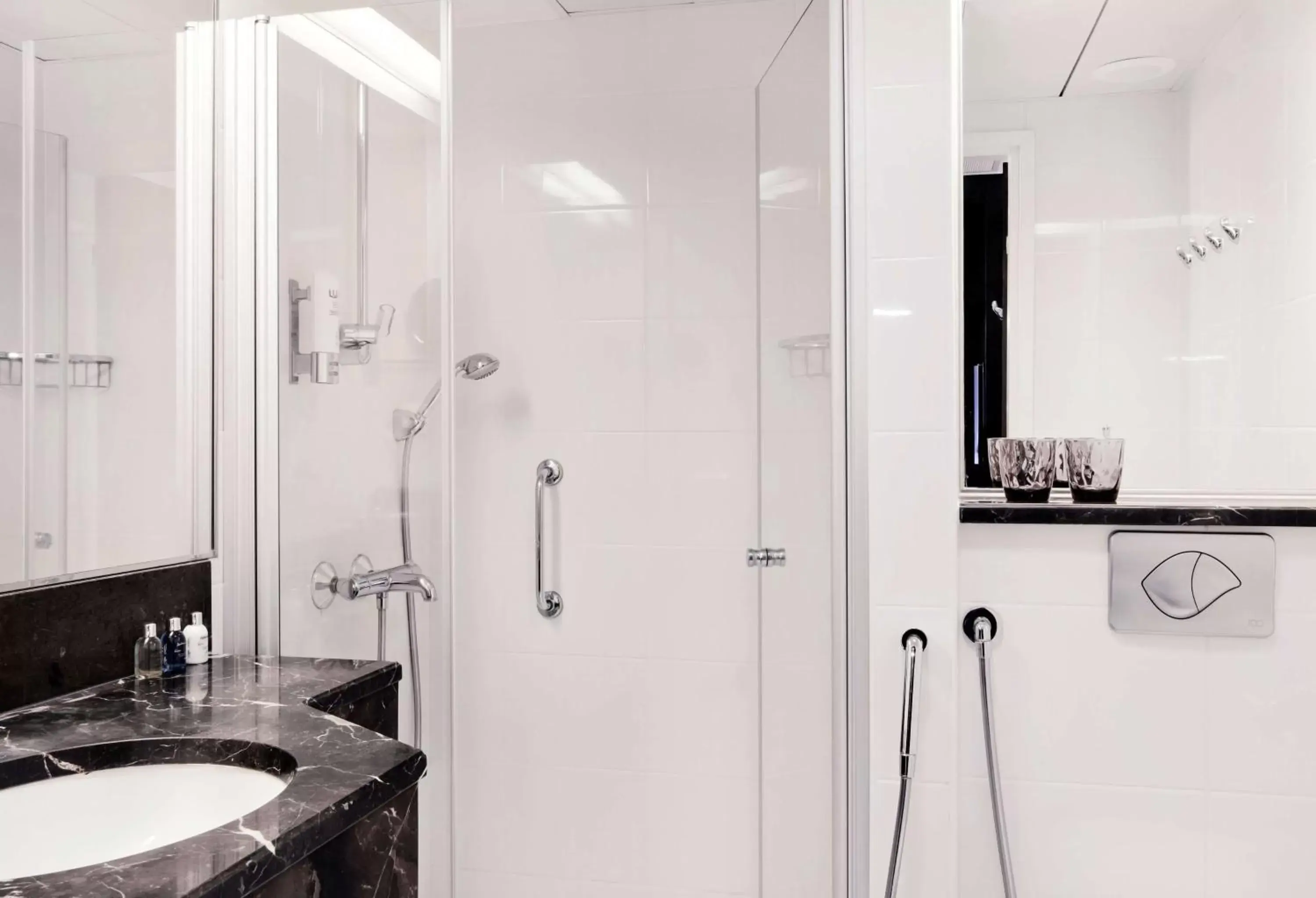 Bathroom in Radisson Blu Marina Palace Hotel, Turku