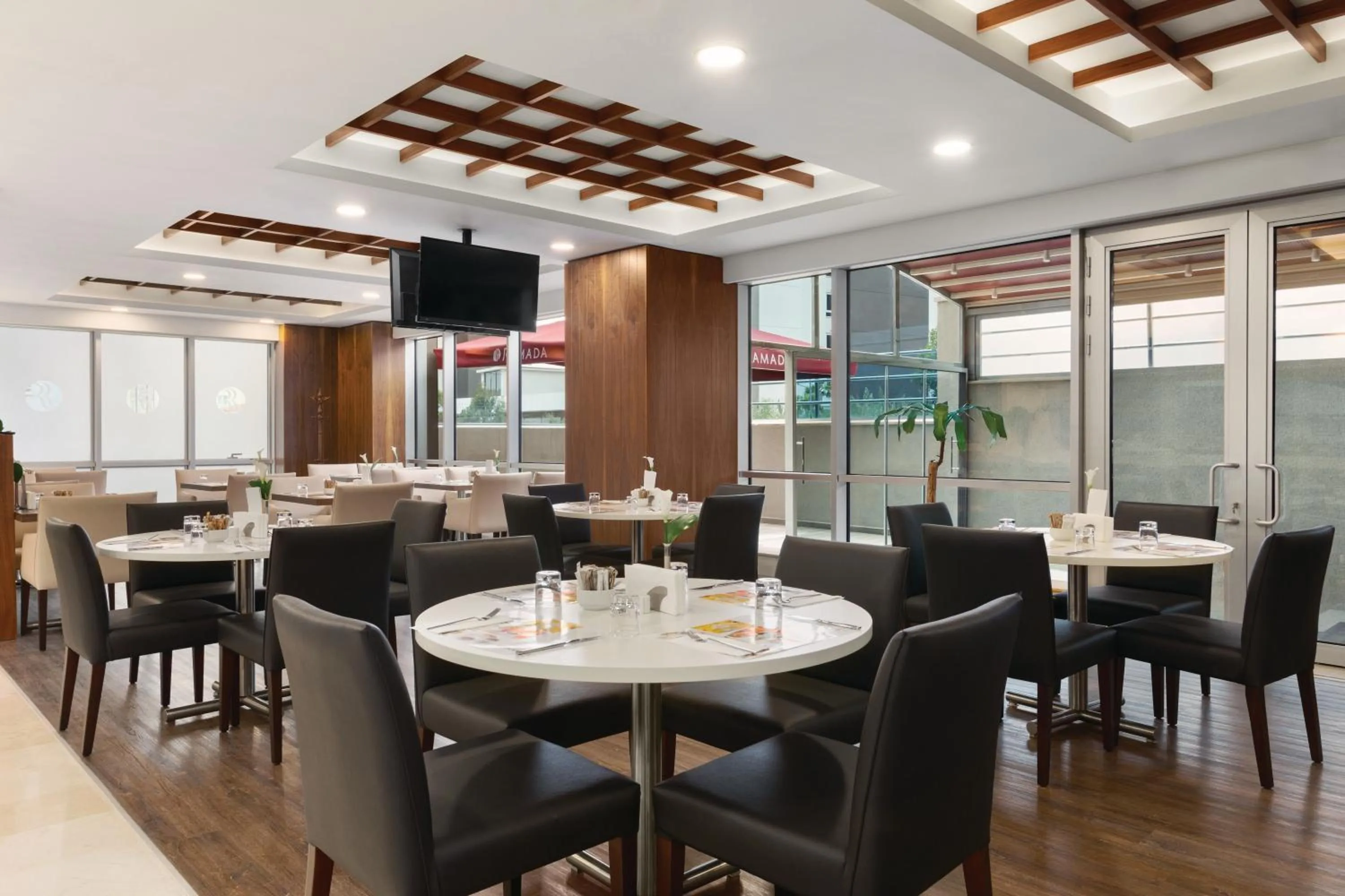 Restaurant/places to eat in Ramada Encore Istanbul Kartal