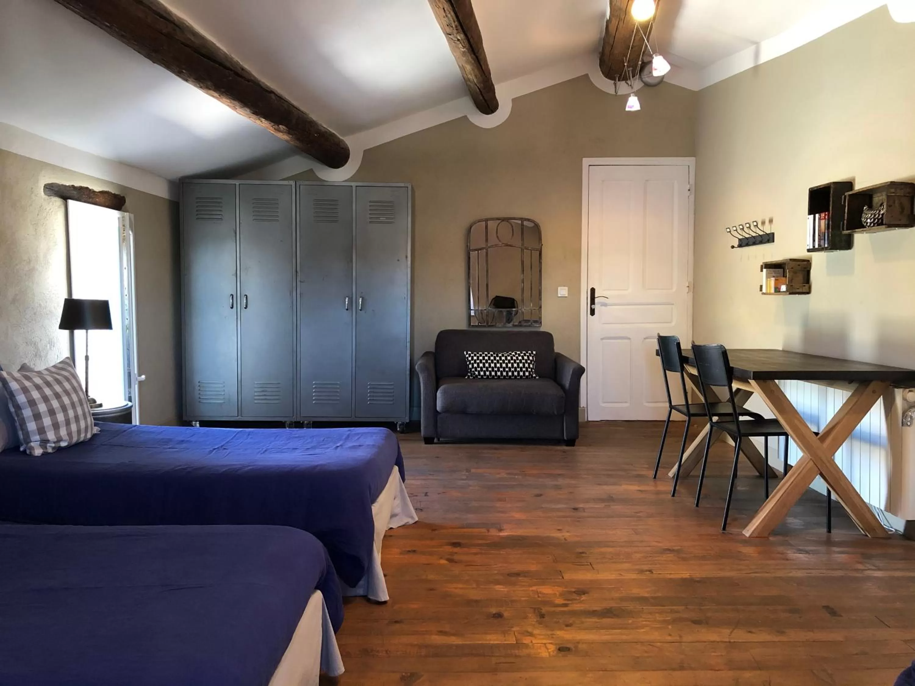 Photo of the whole room in L'Autre Maison