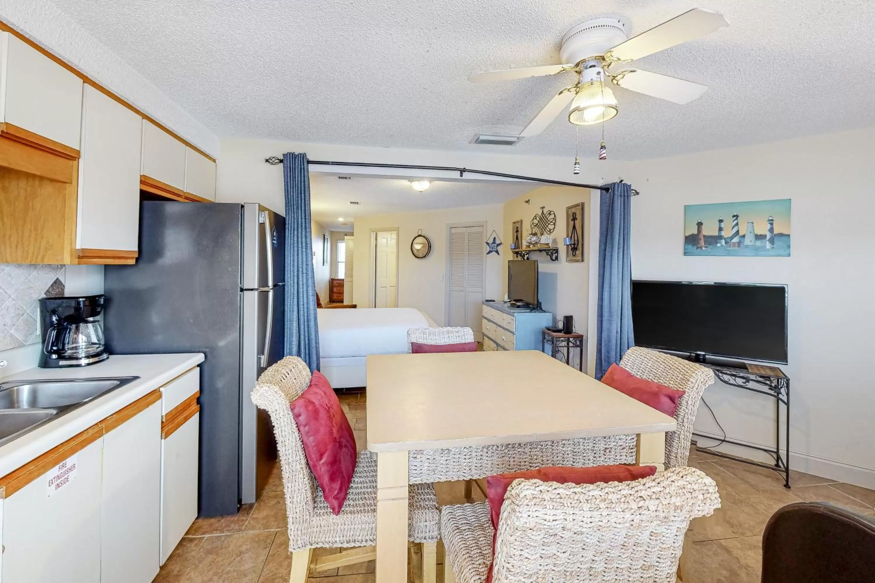 Kitchen/Kitchenette in The Inn at St. Thomas Square # 1205B