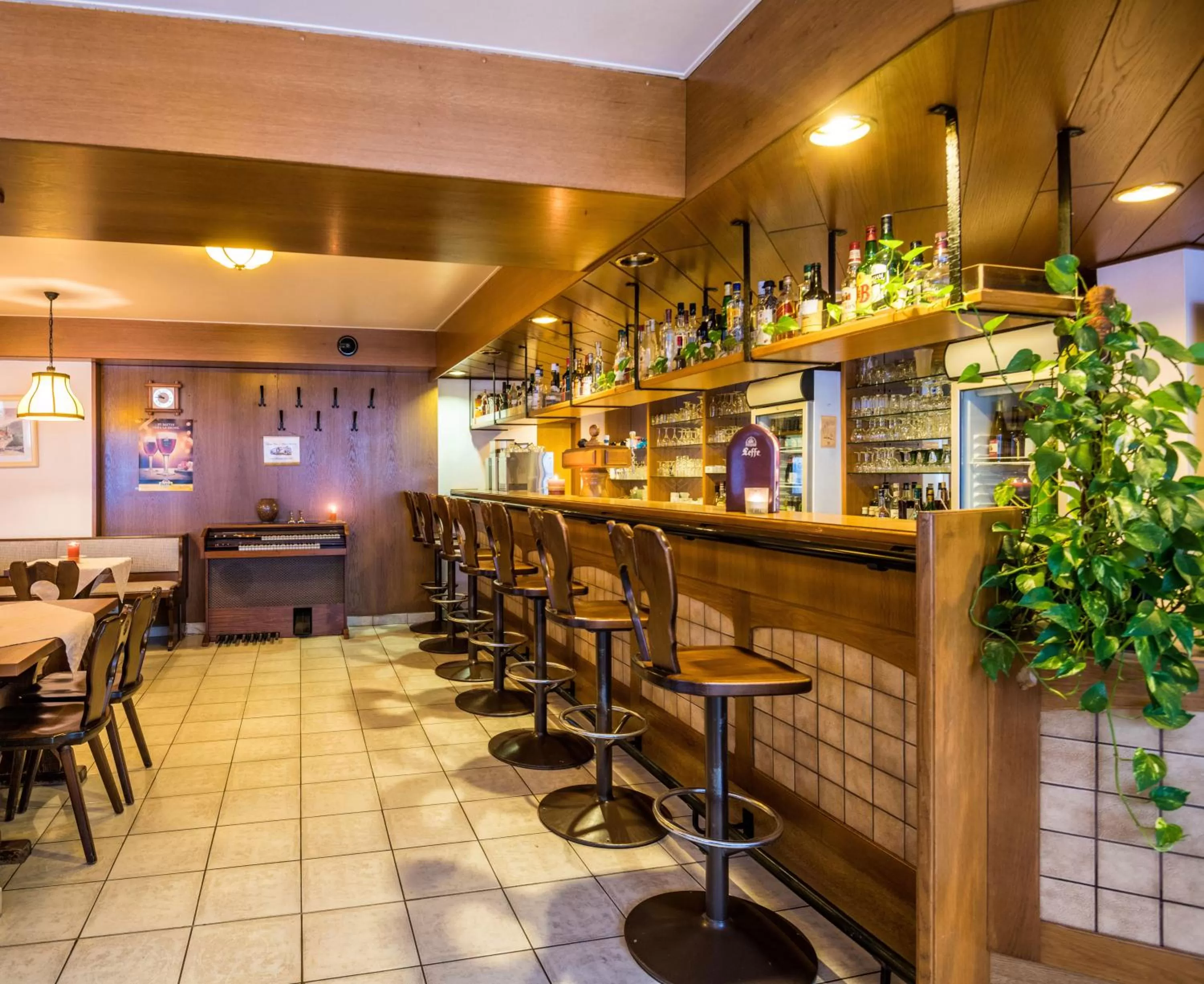 Restaurant/places to eat in Hotel Le Postillon