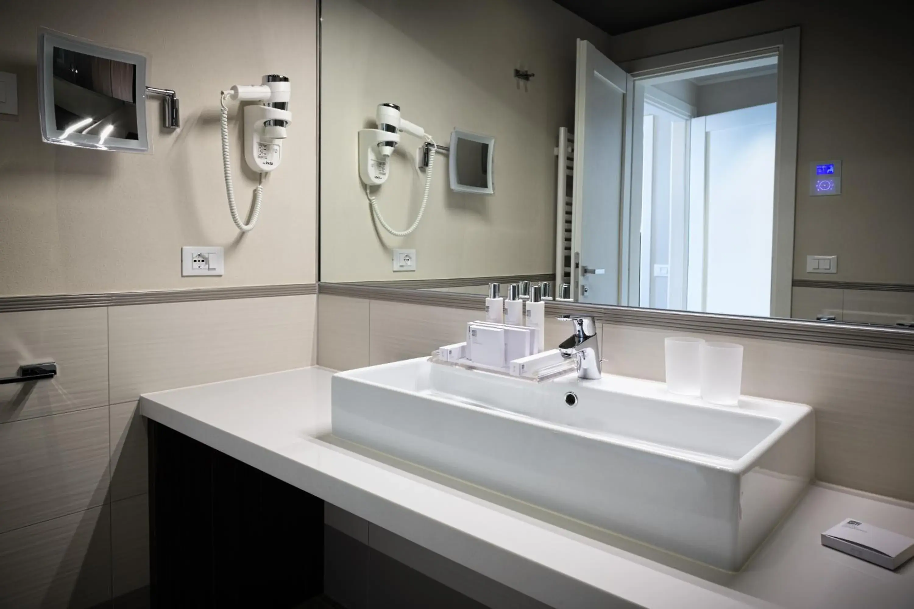 Bathroom in Parc Hotel Germano Suites & Apartments