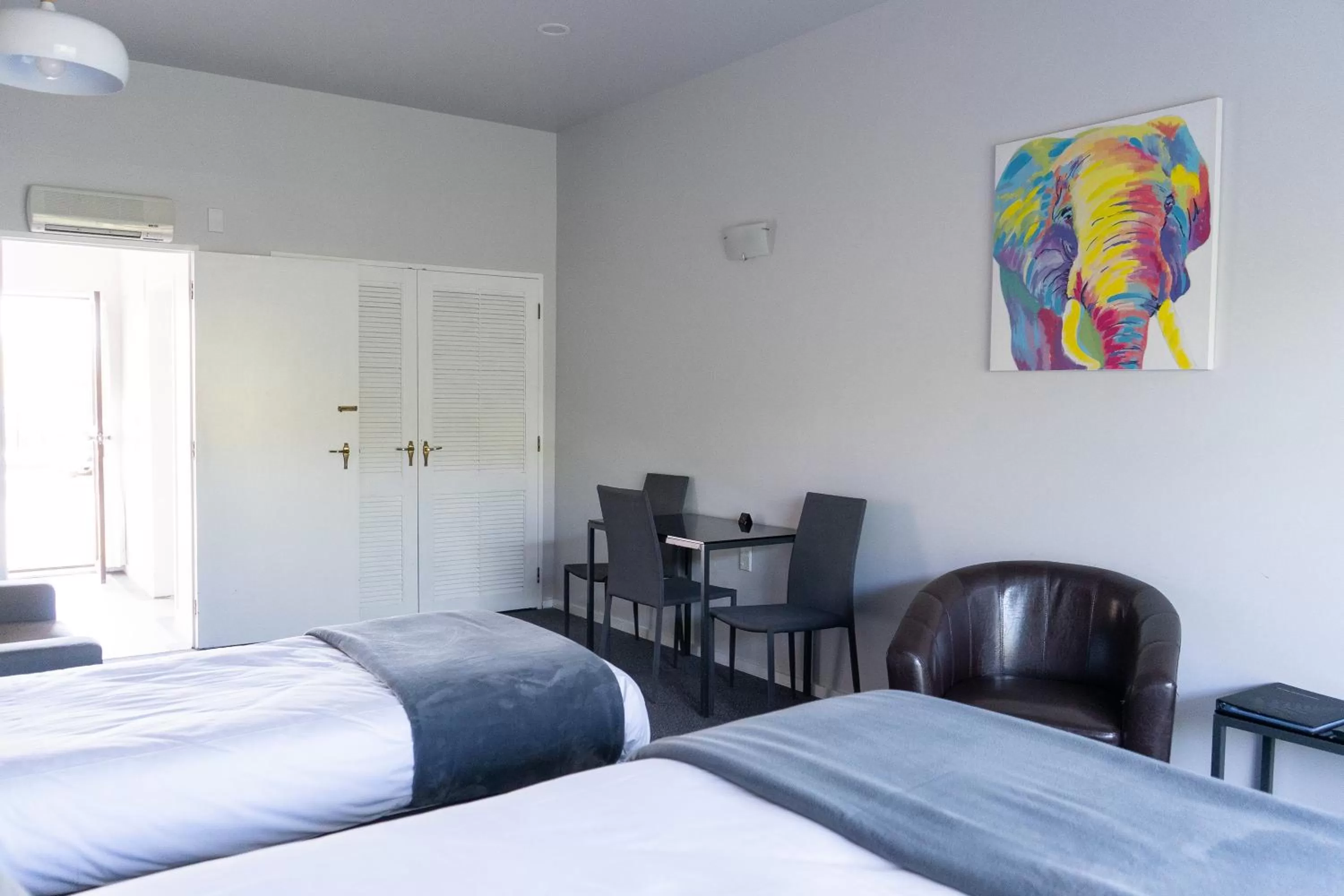 Photo of the whole room, Bed in Burwood Motel