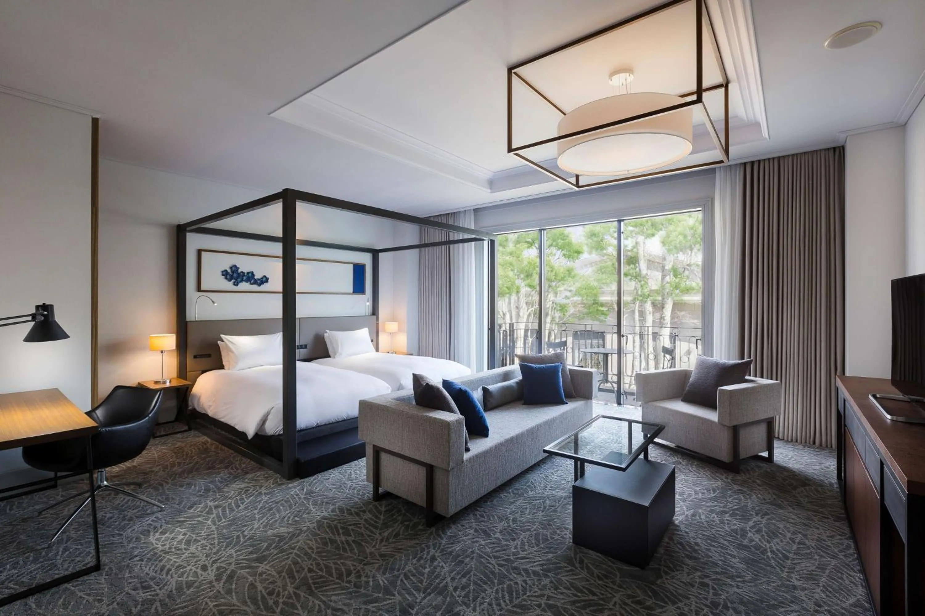 Bedroom in Kyukaruizawa Kikyo, Curio Collection by Hilton