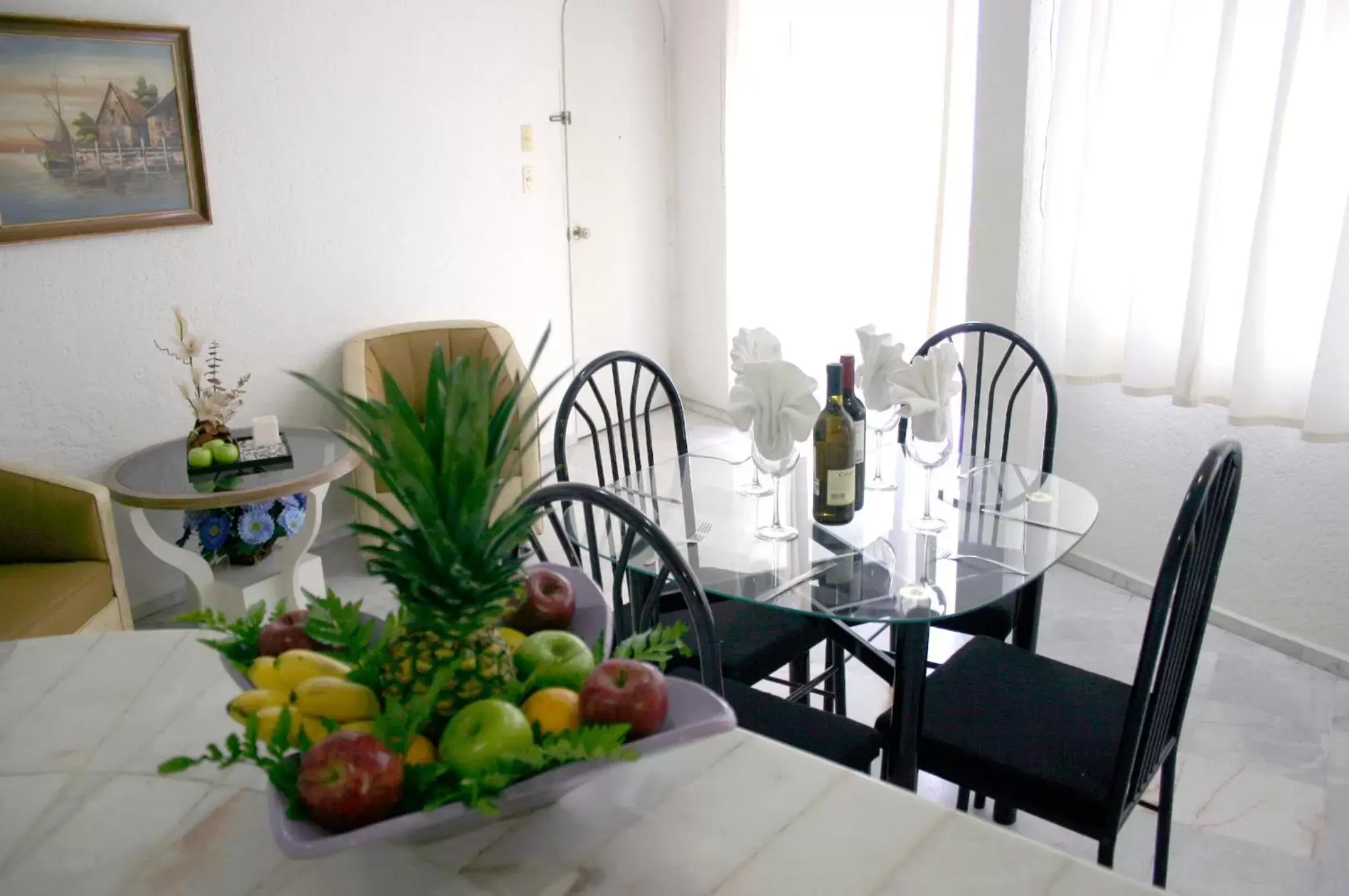 Dining area in Hotel Suites Jazmín Acapulco