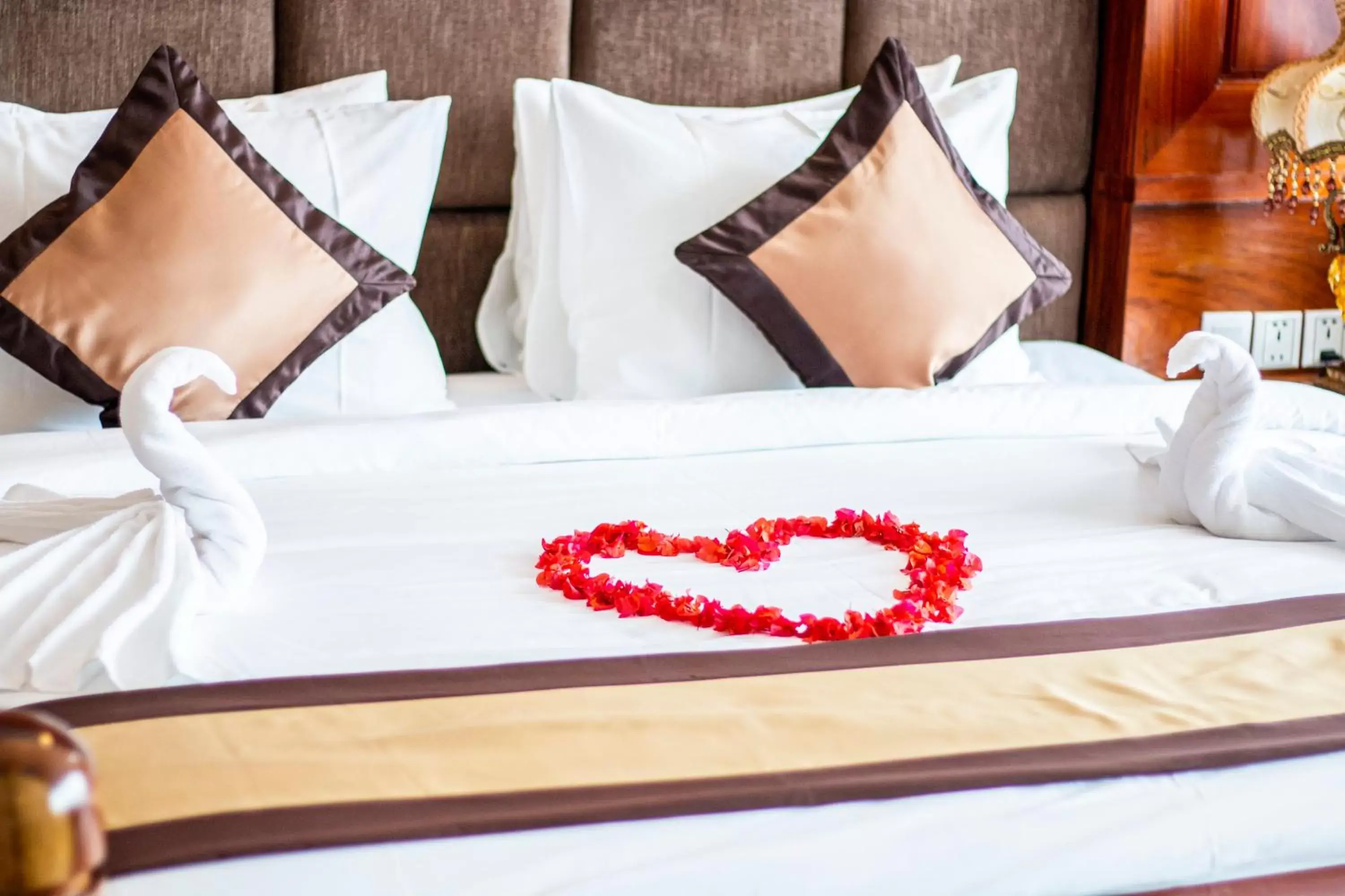 Restaurant/places to eat, Bed in Kampong Thom Palace Hotel Restaurant/places to eat, Bed in Kampong Thom Palace Hotel