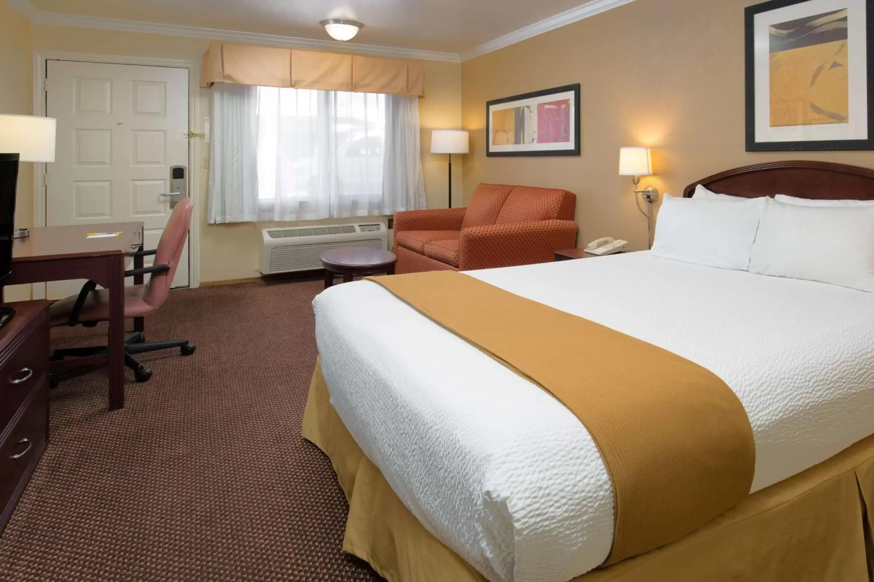 Photo of the whole room in Days Inn by Wyndham Pinole Berkeley Photo of the whole room in Days Inn by Wyndham Pinole Berkeley