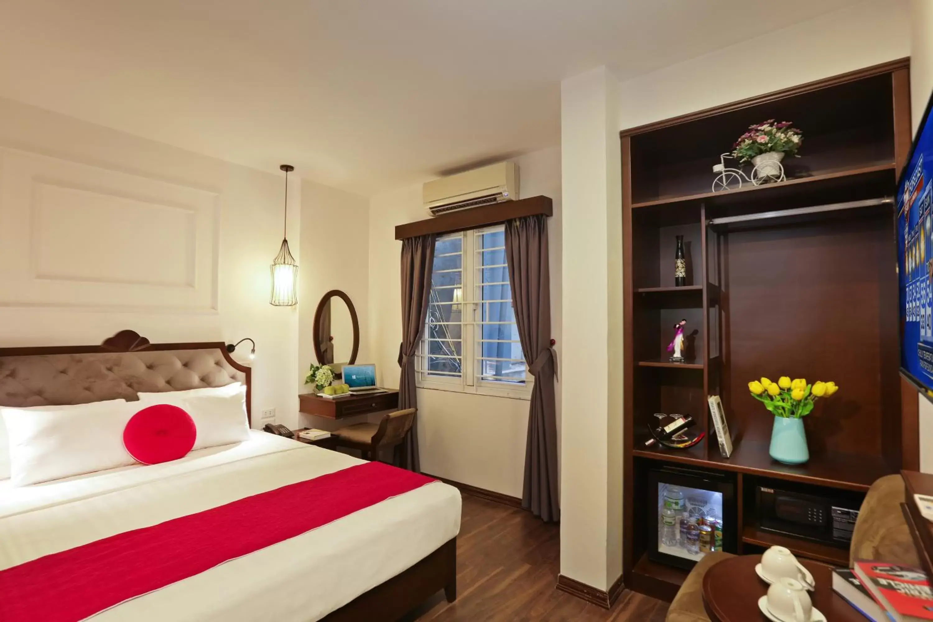 Bedroom in Hanoi La Vision Hotel