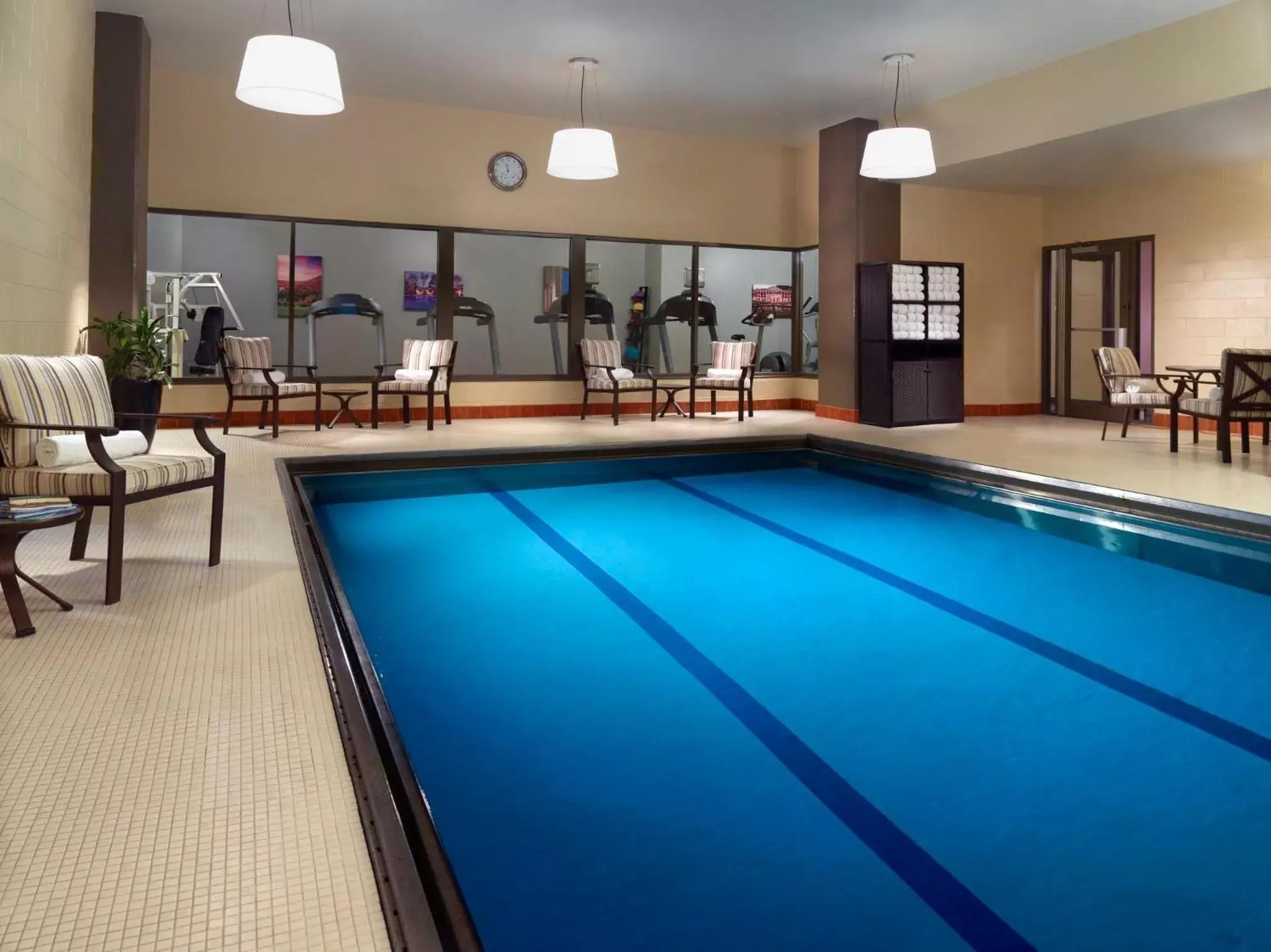 Swimming Pool in Omni Severin Hotel